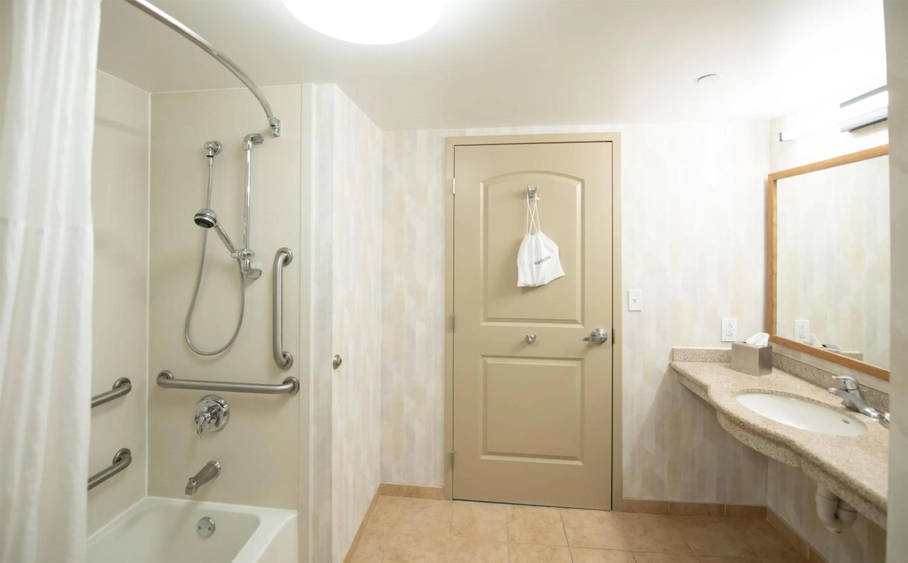 Bathroom in Hampton Inn Presque Isle