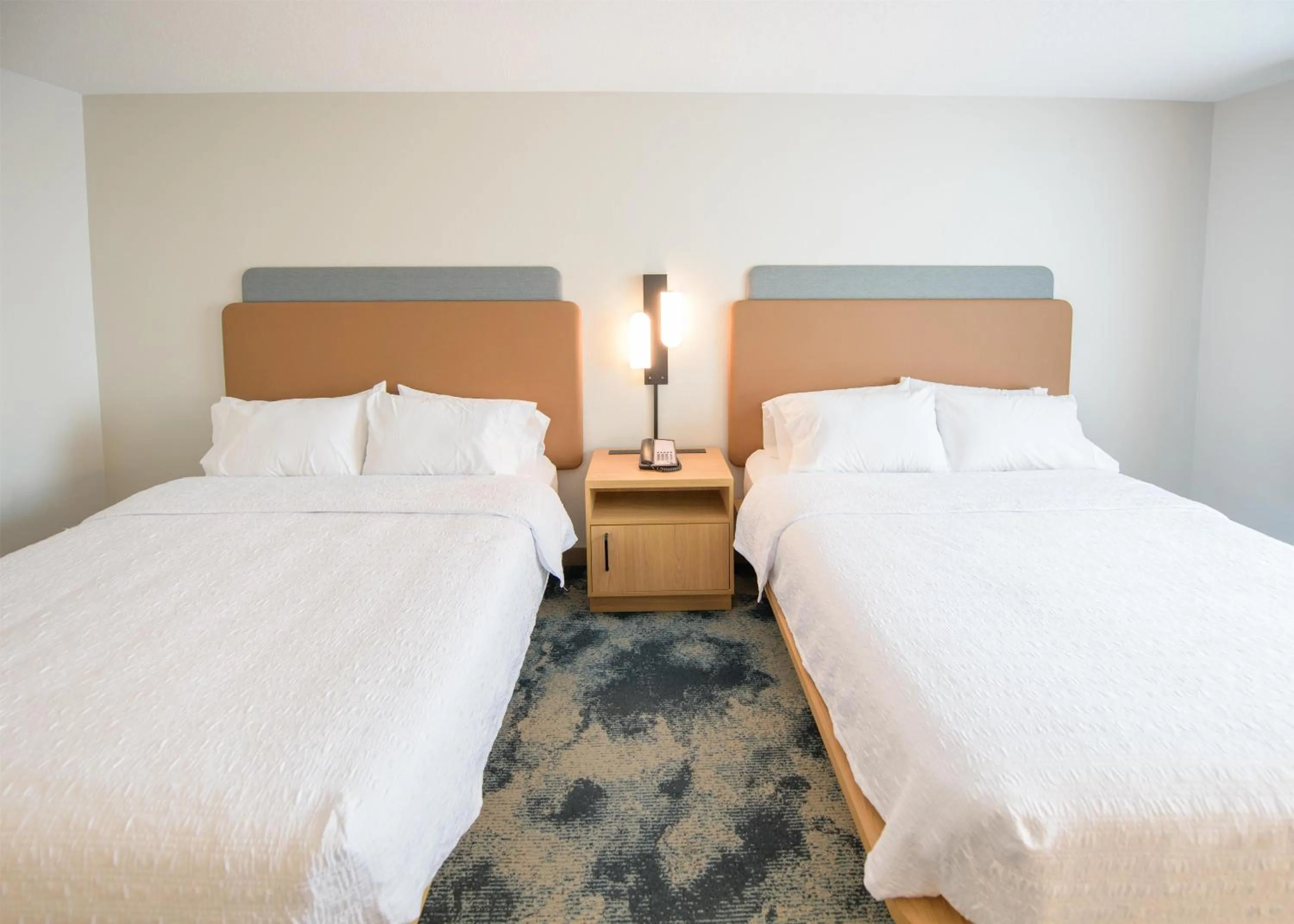 Bed in Hampton Inn Presque Isle