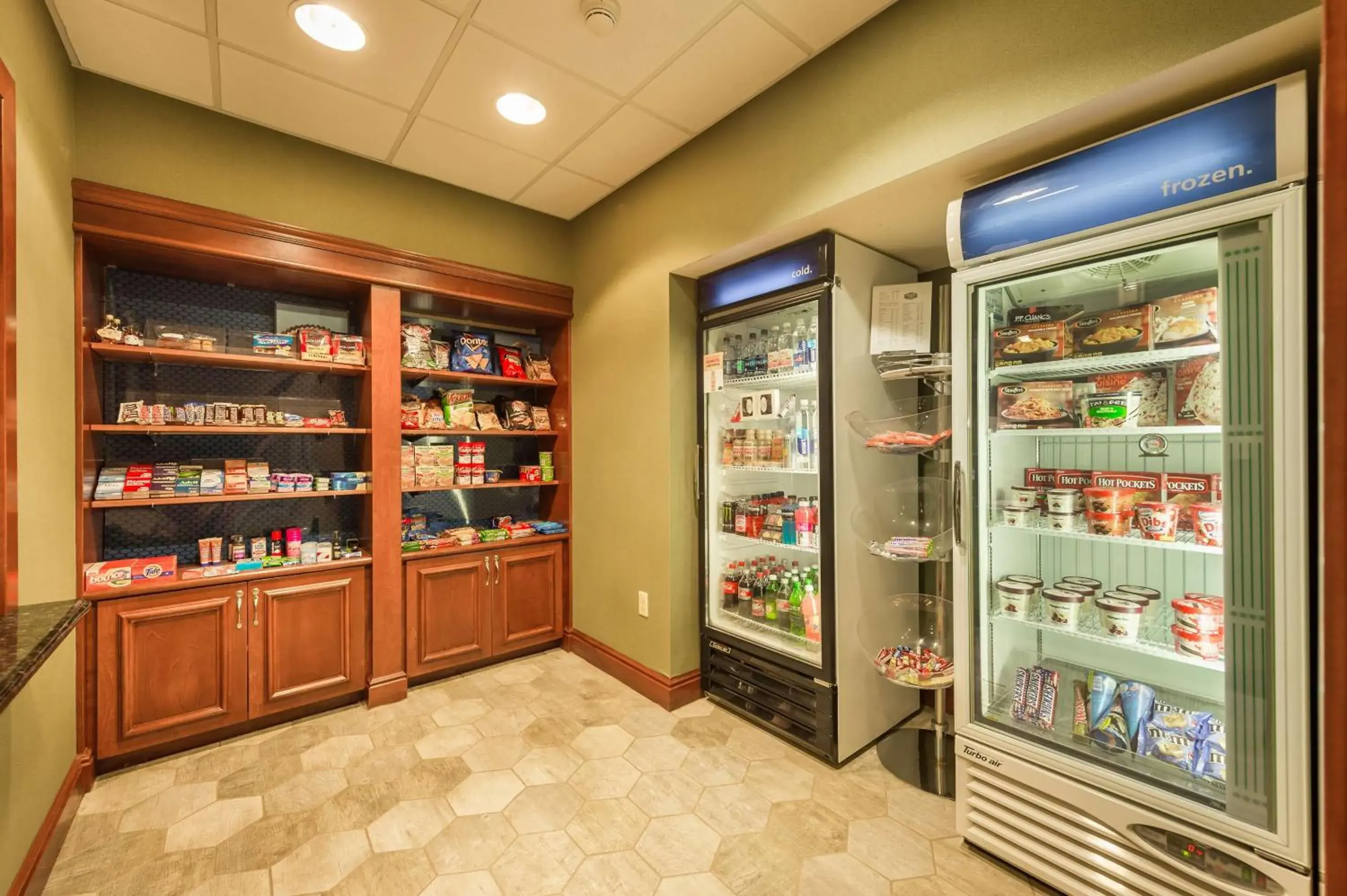 Restaurant/places to eat in Hampton Inn Presque Isle Restaurant/places to eat in Hampton Inn Presque Isle