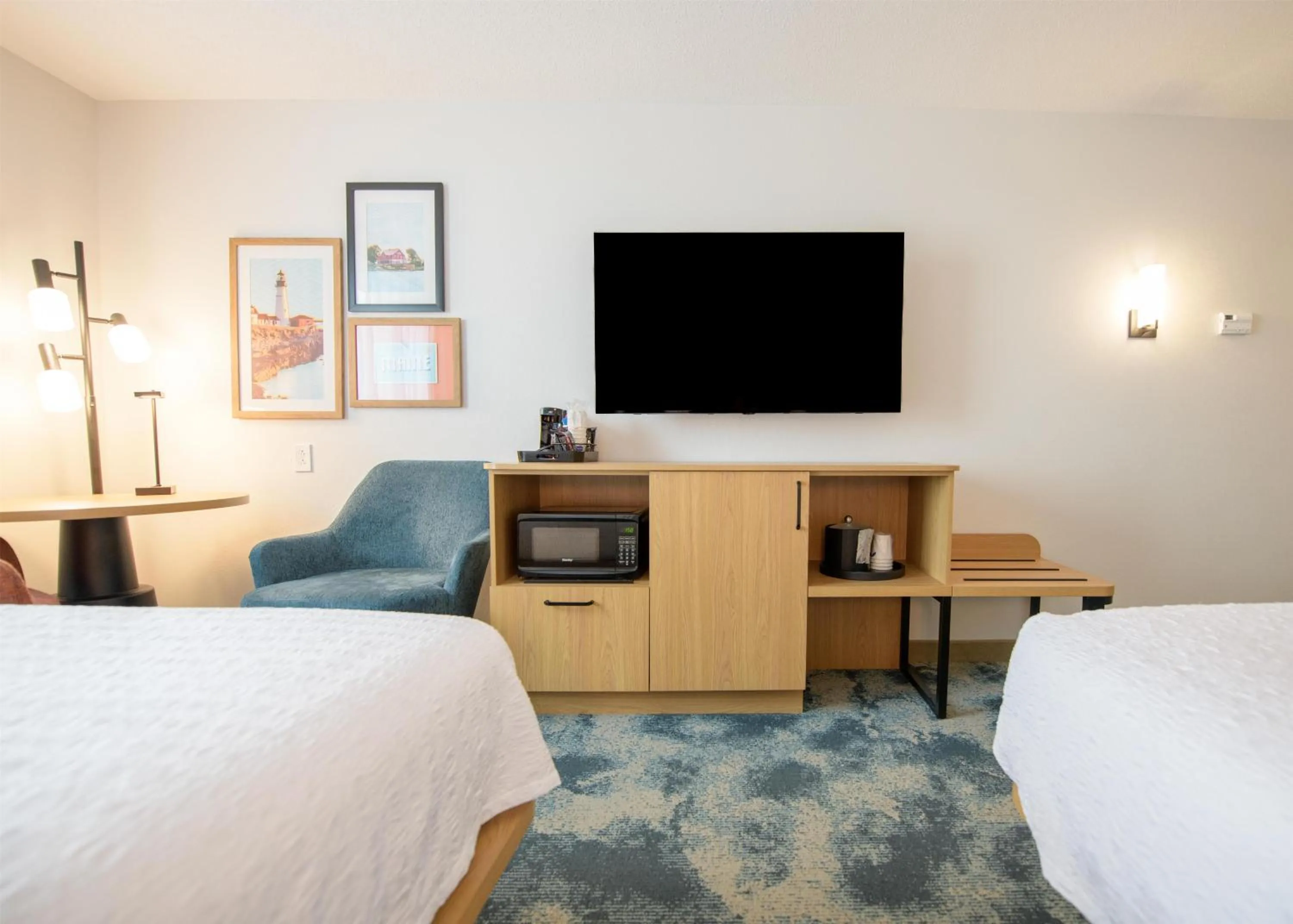 Bed in Hampton Inn Presque Isle