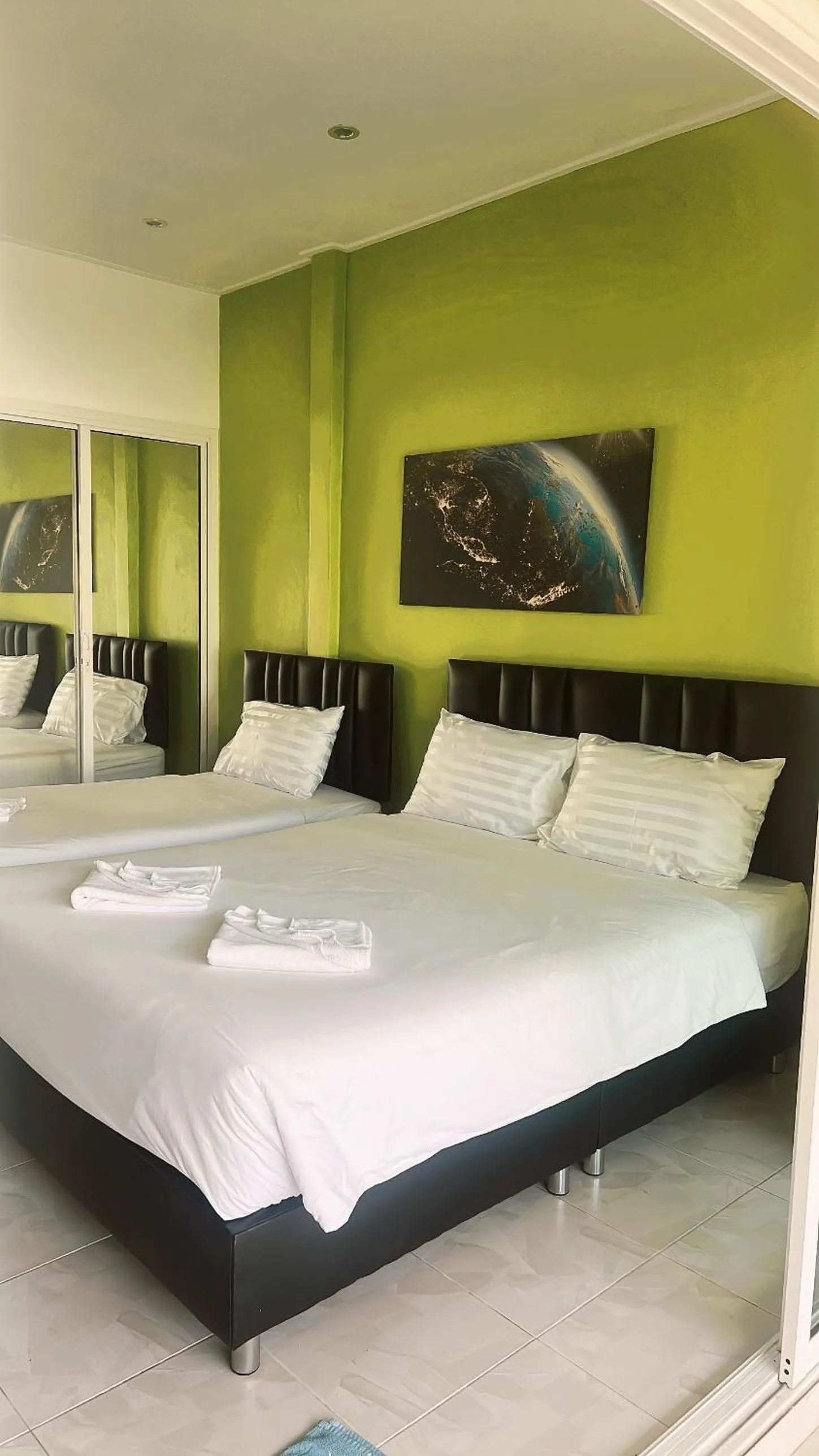 Bed in Thipburee Resort