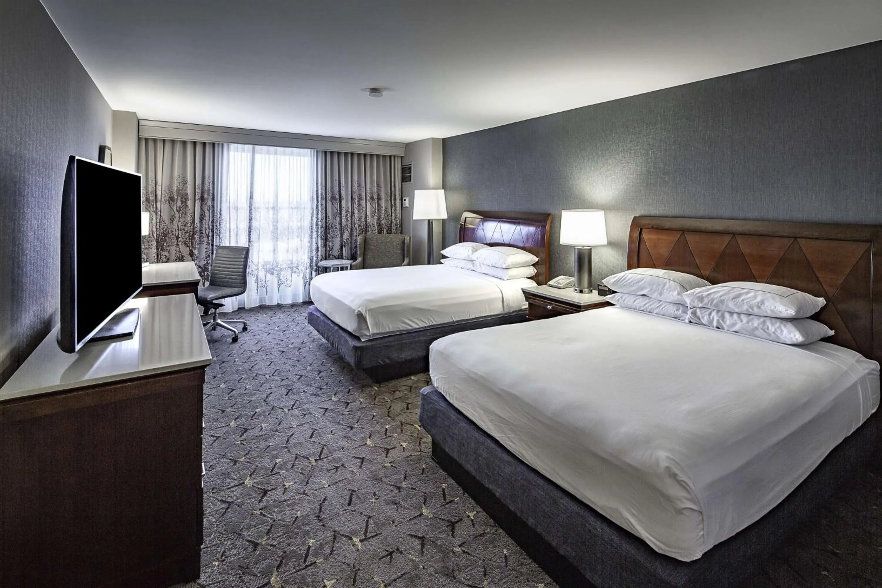 Bed in DoubleTree by Hilton Modesto