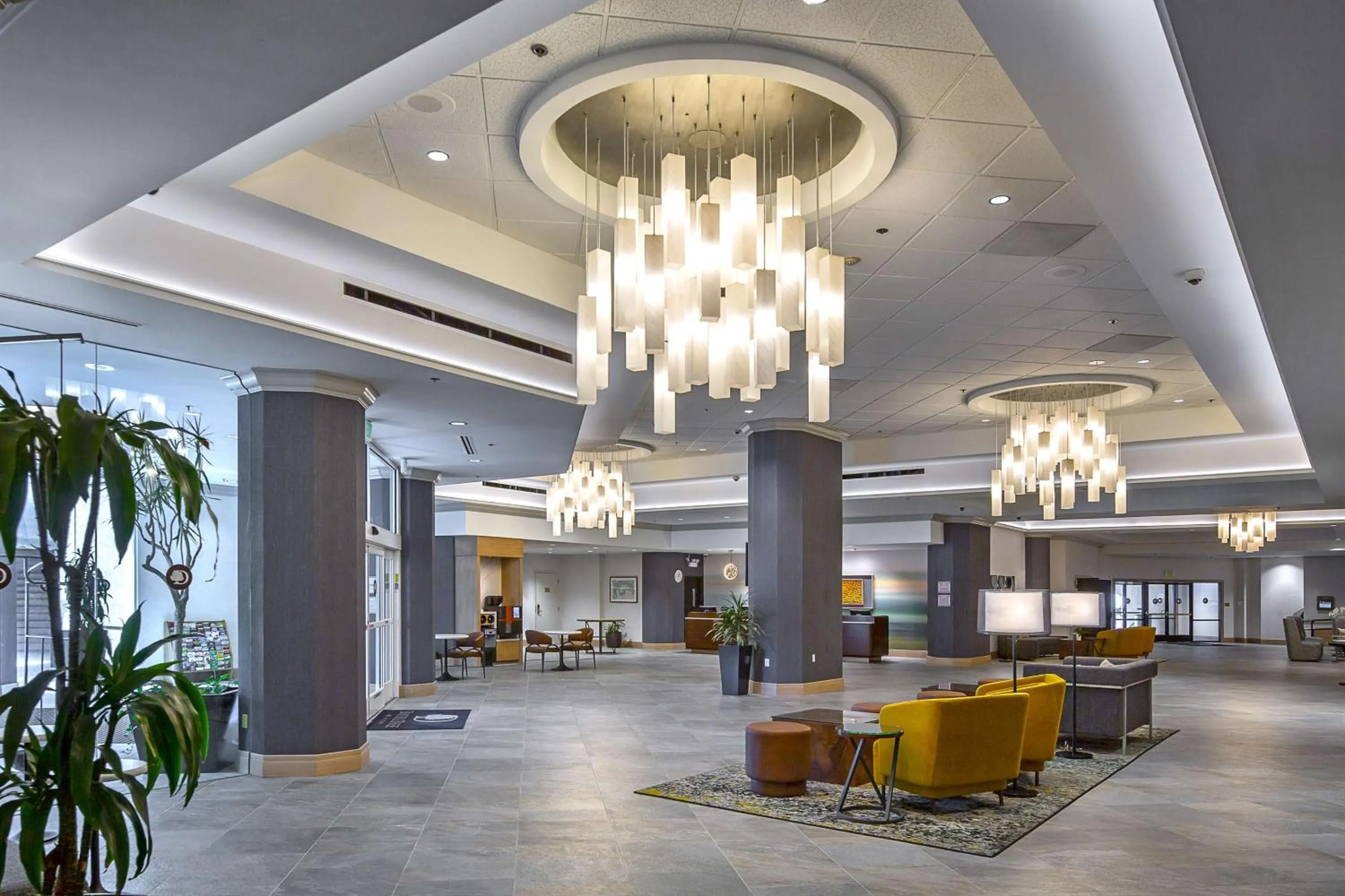 Lobby or reception in DoubleTree by Hilton Modesto