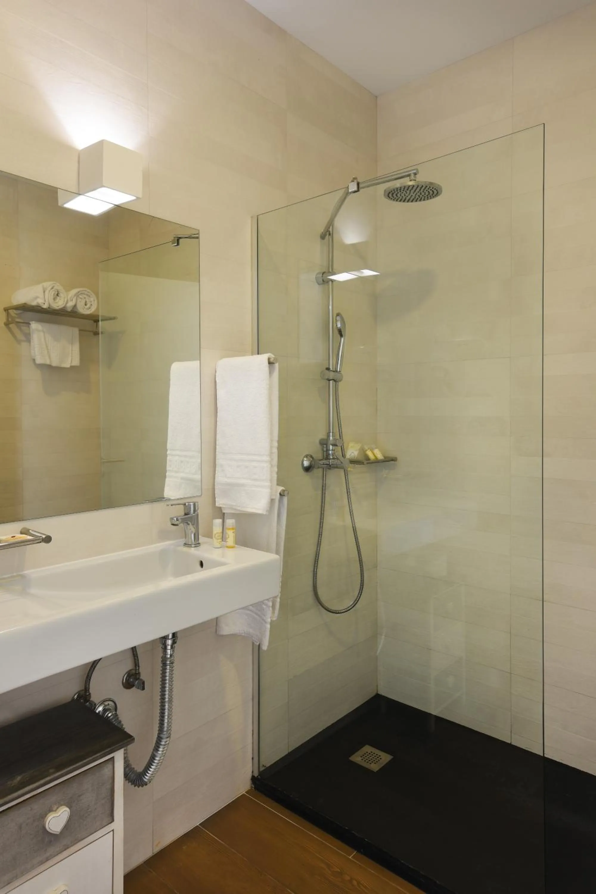 Shower in Quinta d'Anta- Hotel Rural