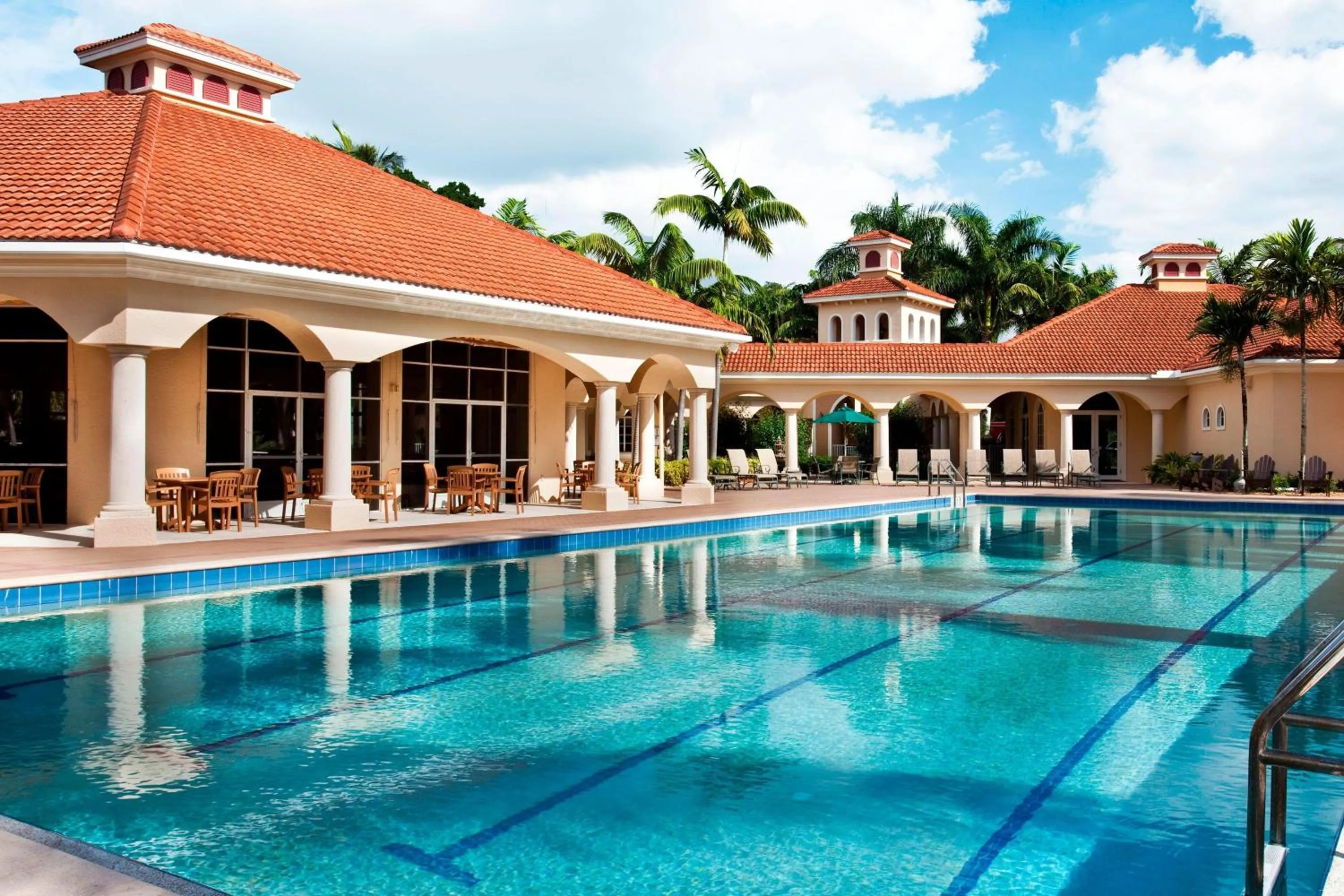 Swimming pool in The Westin Cape Coral Resort at Marina Village