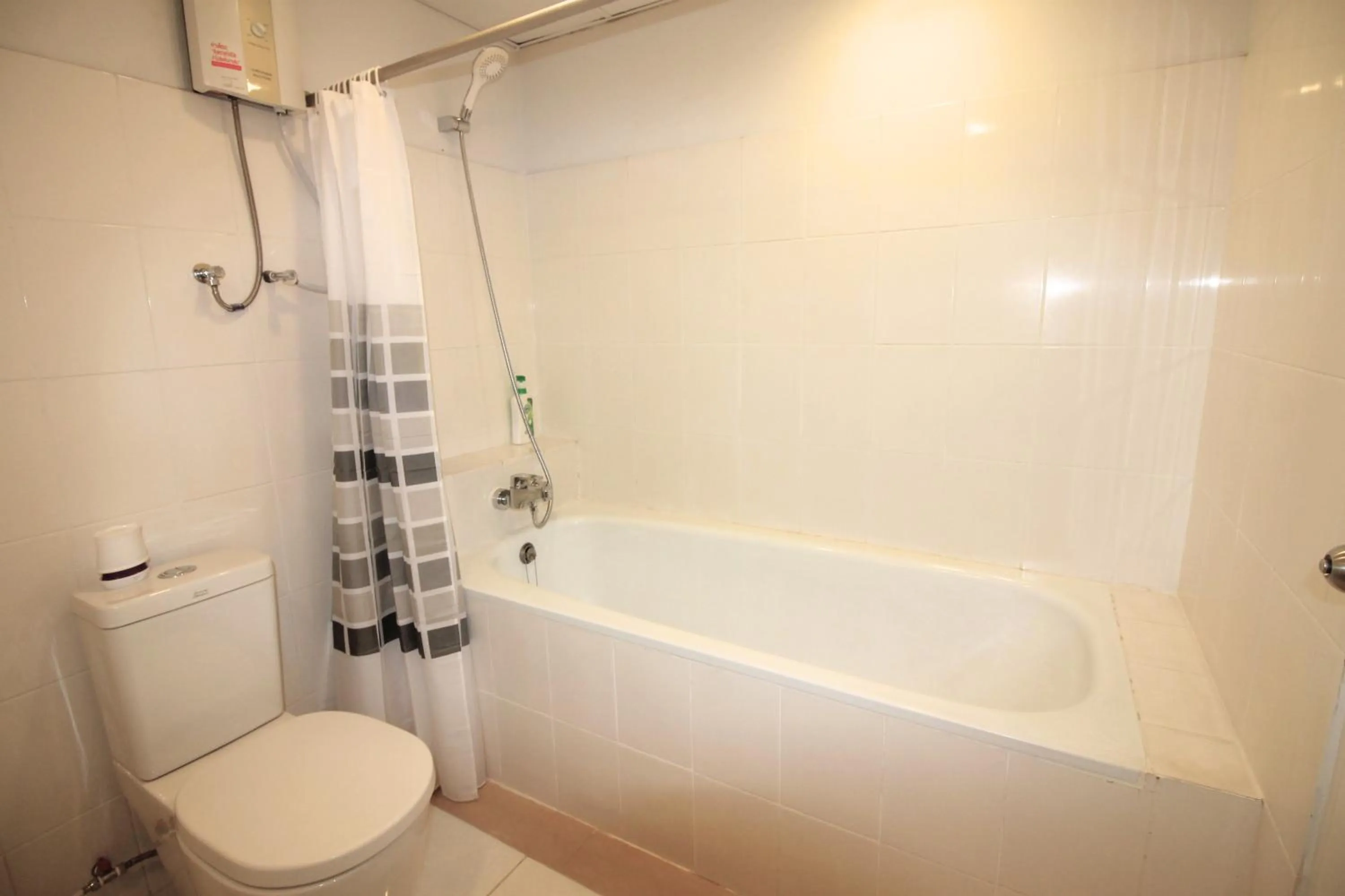 Shower in Viengping Mansion