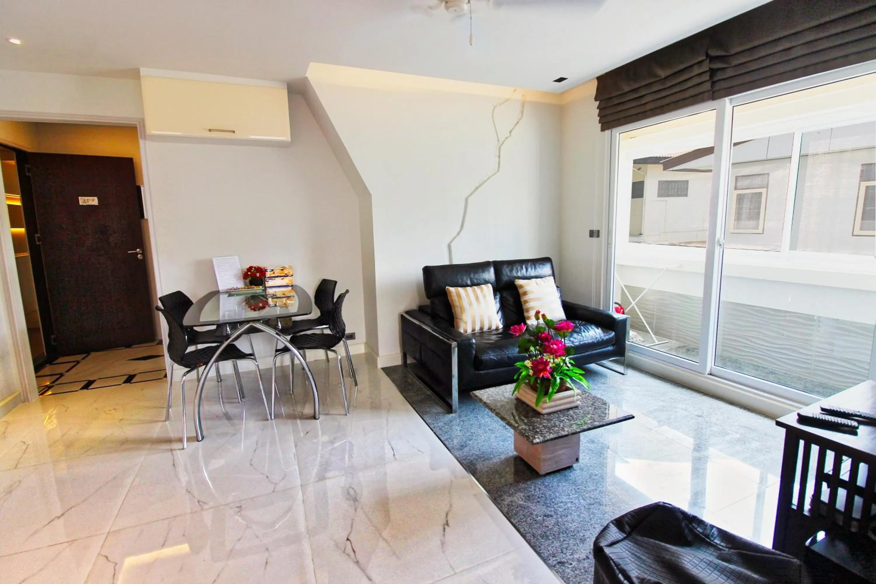 TV and multimedia in Viengping Mansion