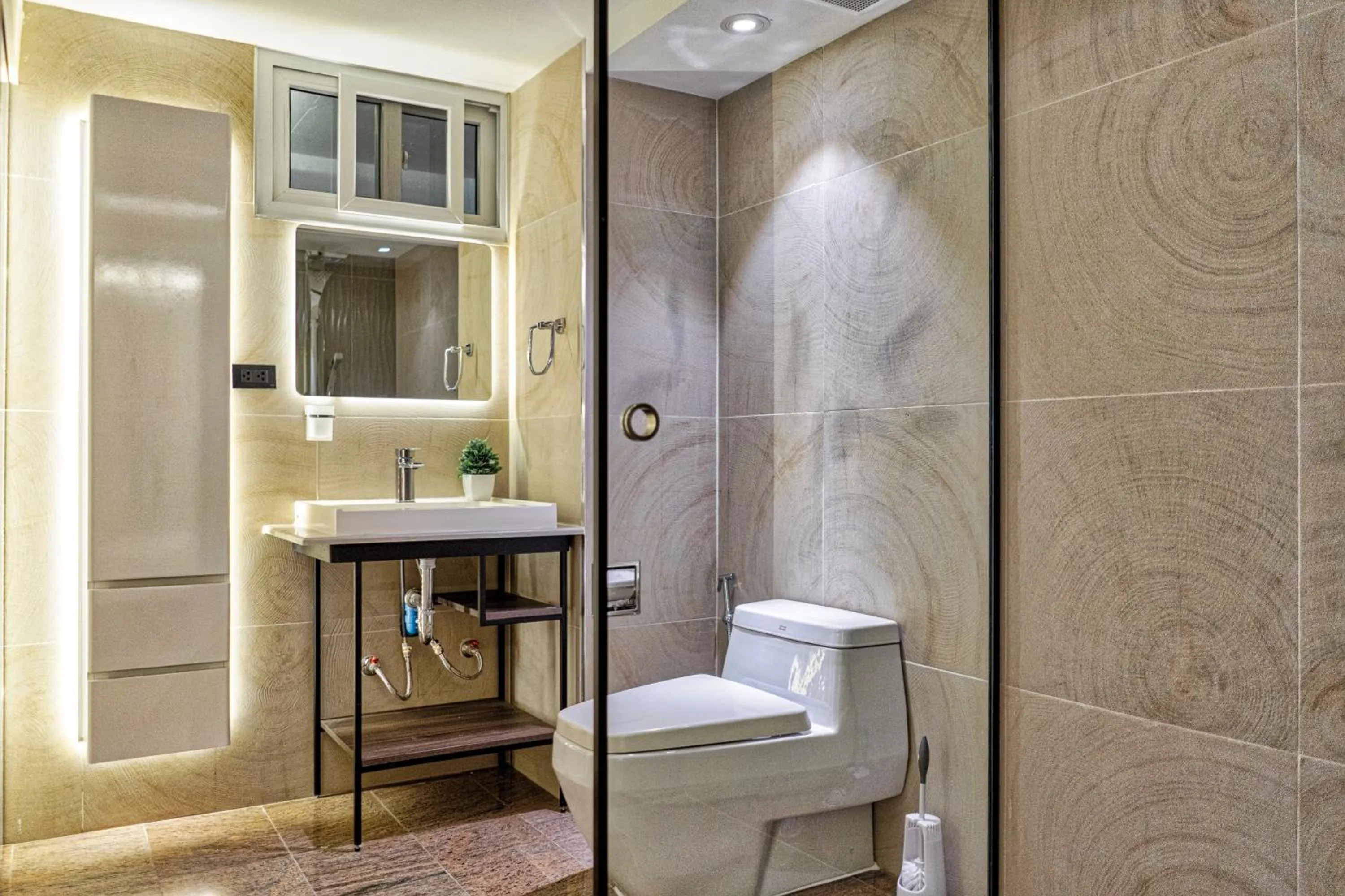 Bathroom in Viengping Mansion