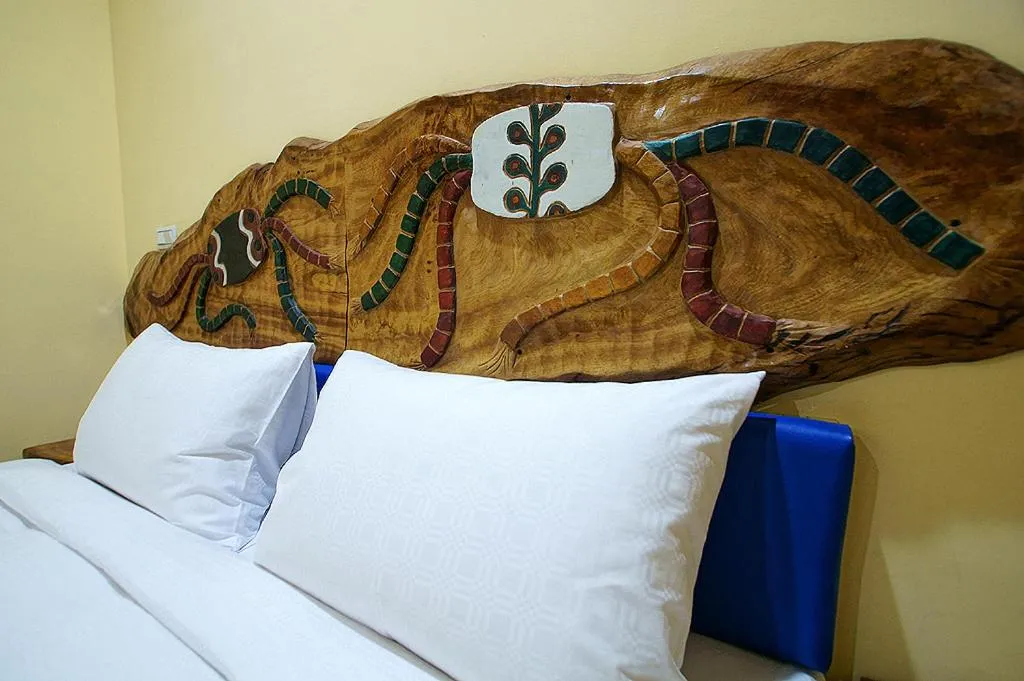 Decorative detail, Bed in Makabahi B&B