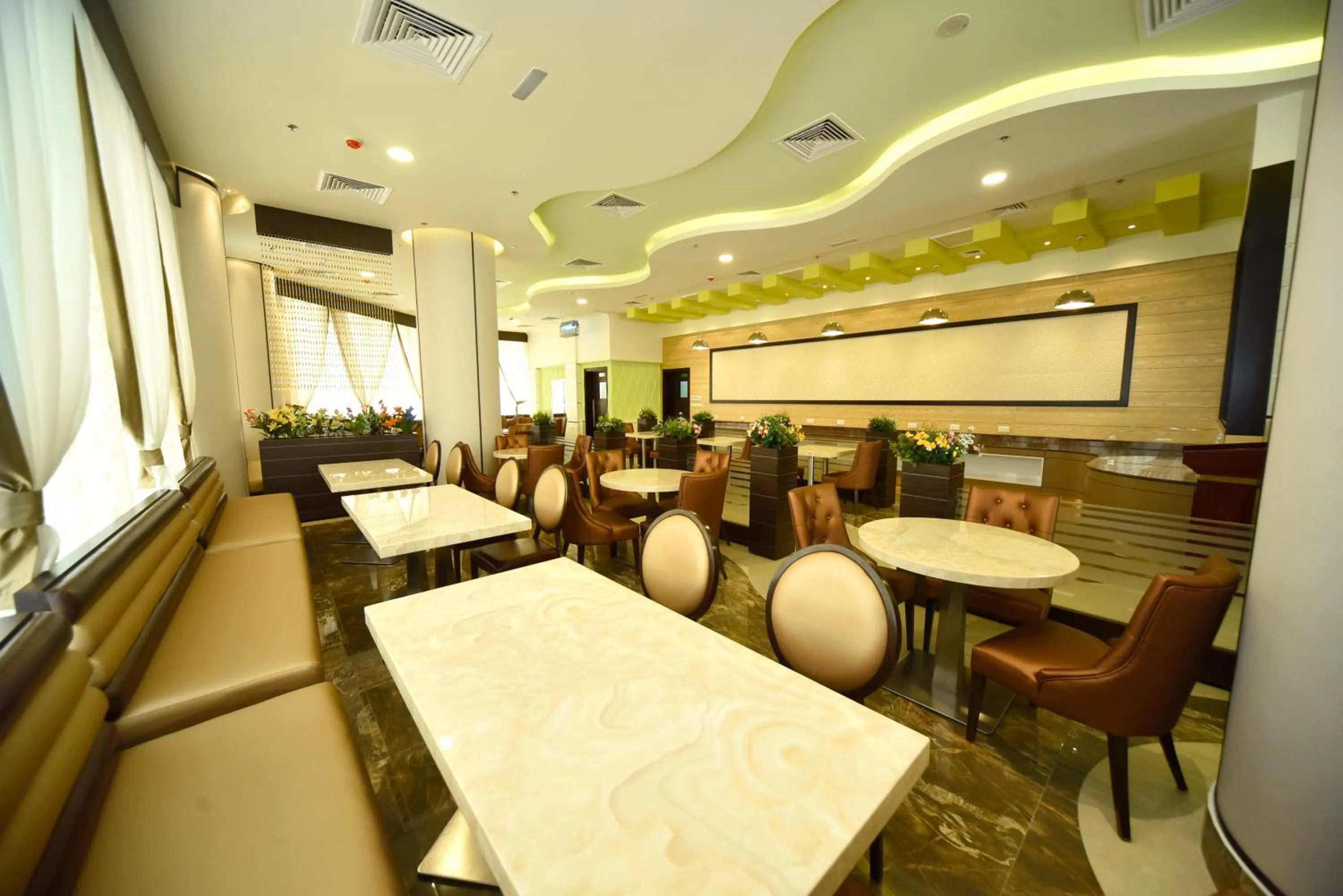 Restaurant/places to eat in Alain Hotel Ajman