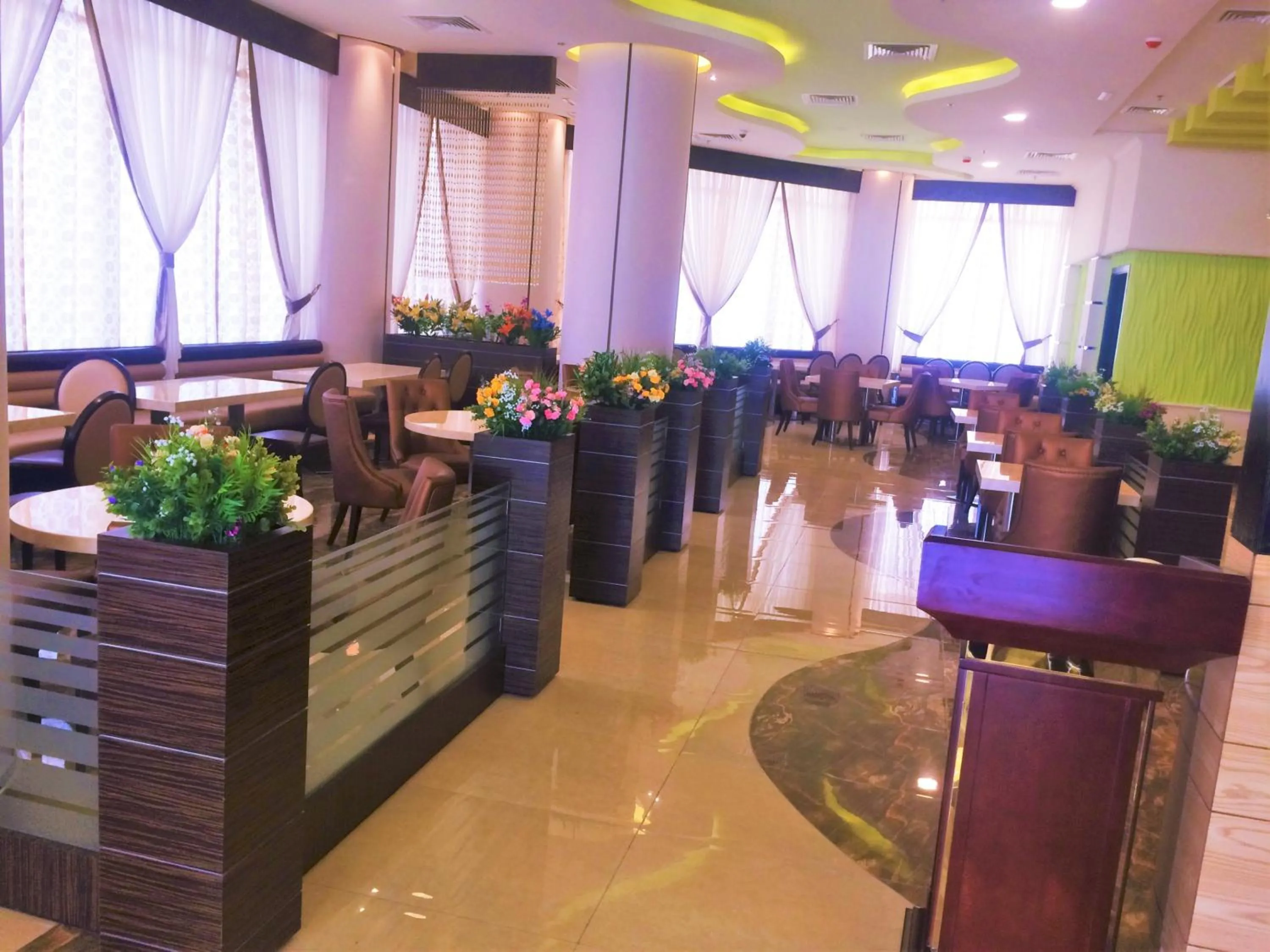 Restaurant/places to eat in Alain Hotel Ajman