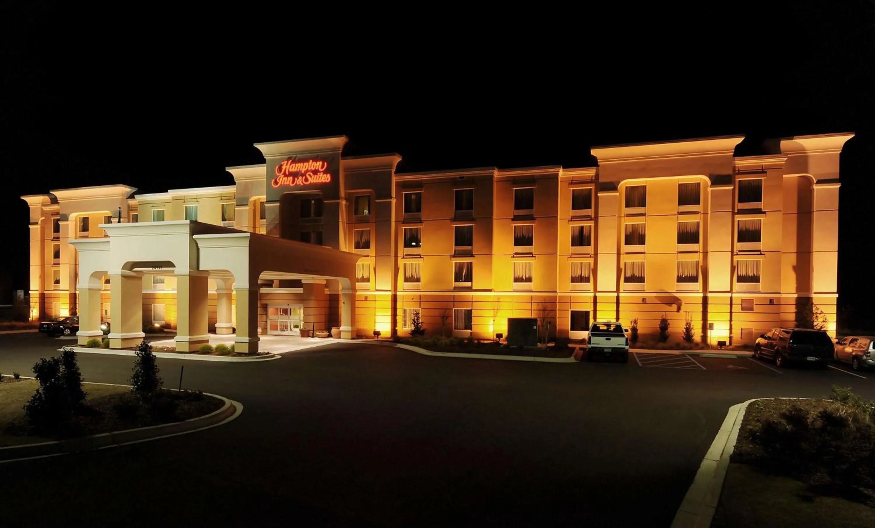 Property building in Hampton Inn & Suites Scottsboro