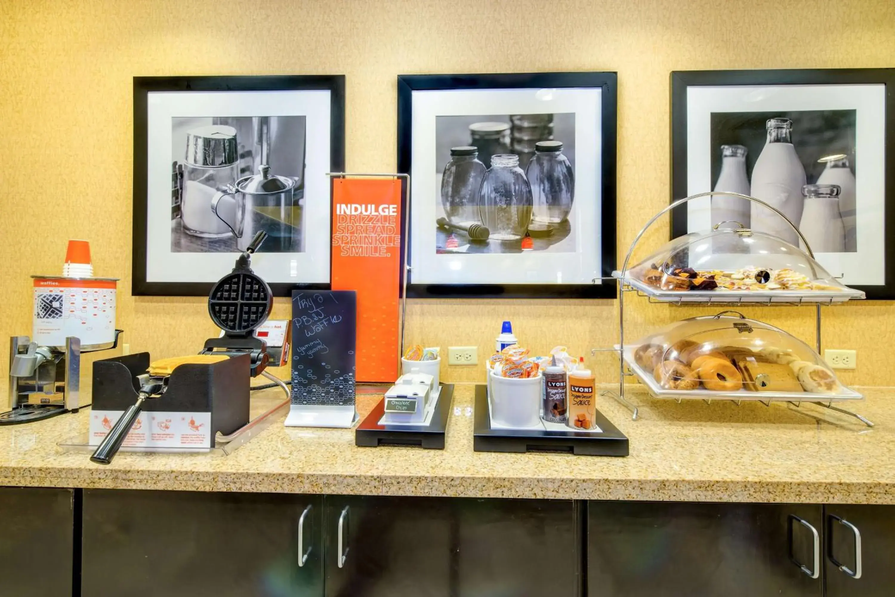 Restaurant/places to eat in Hampton Inn & Suites Scottsboro Restaurant/places to eat in Hampton Inn & Suites Scottsboro