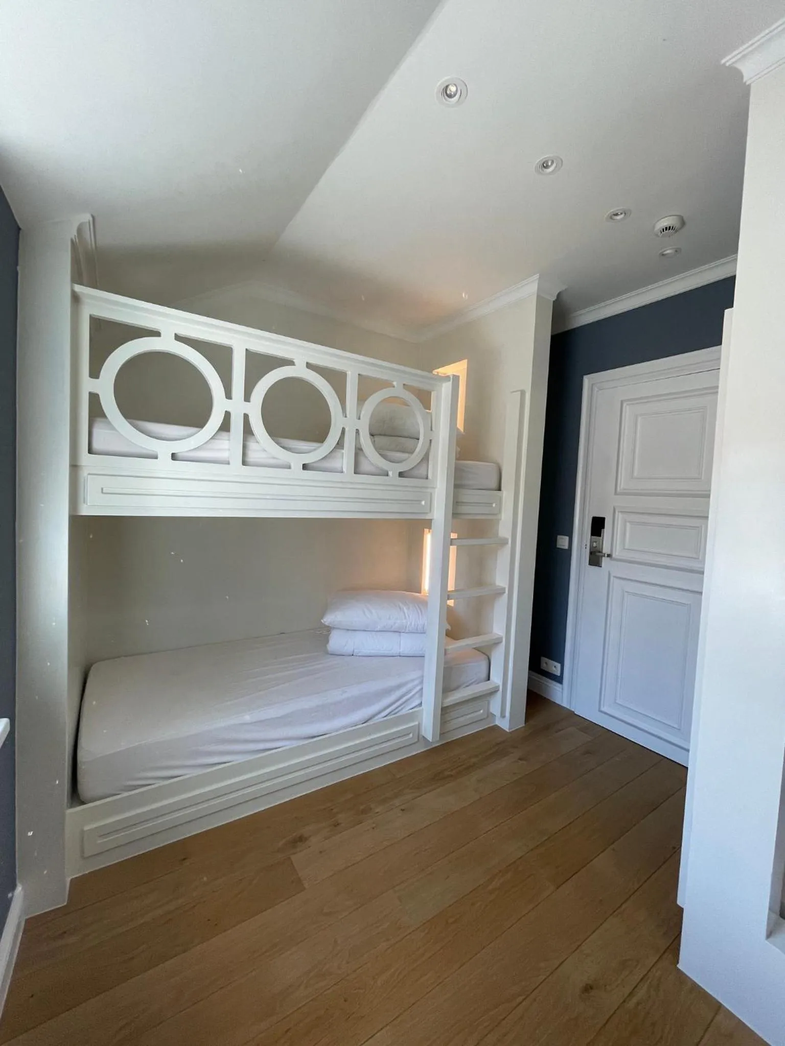 Property building, Bed in Hostel Lybeer Bruges