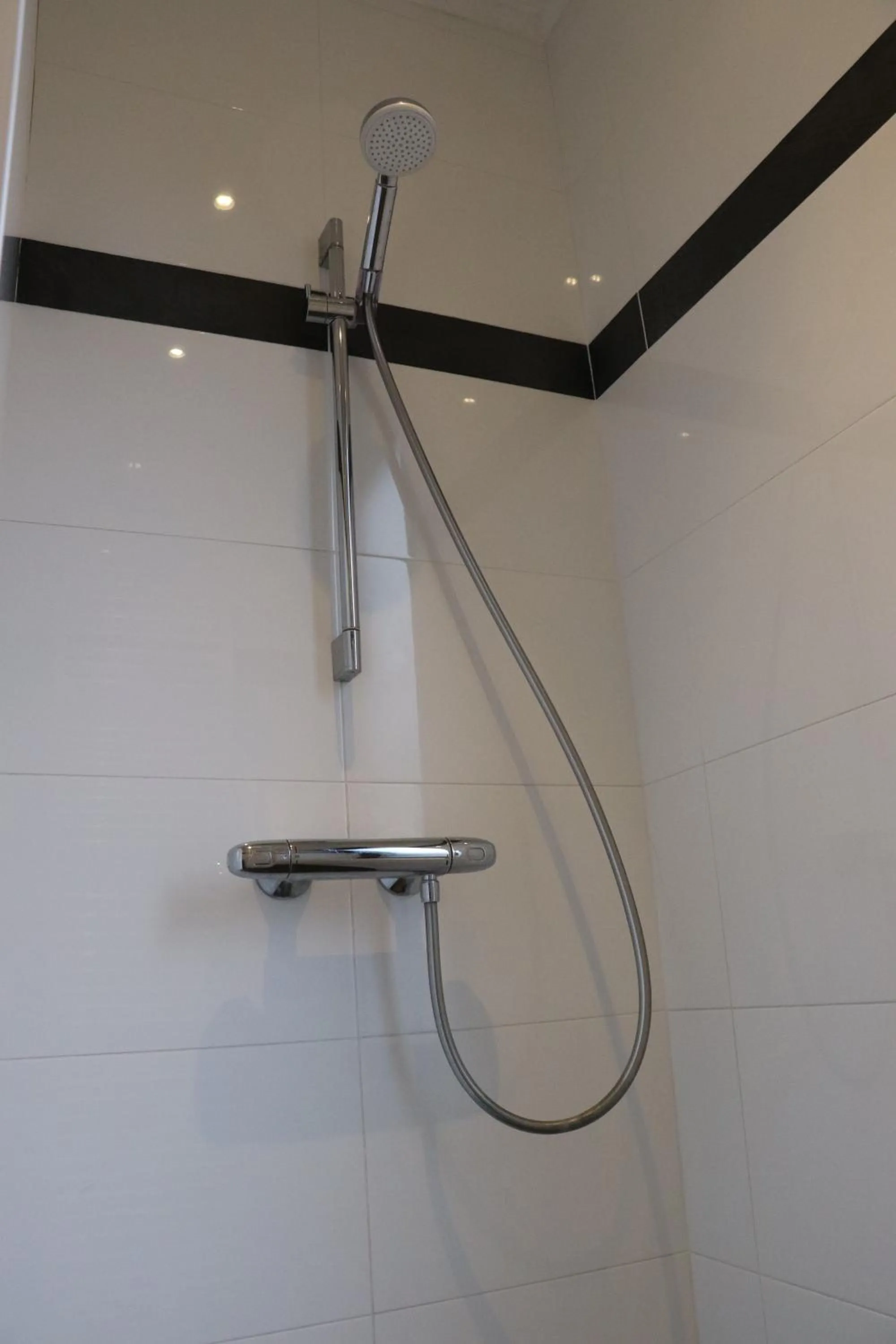 Shower in Hostel Lybeer Bruges