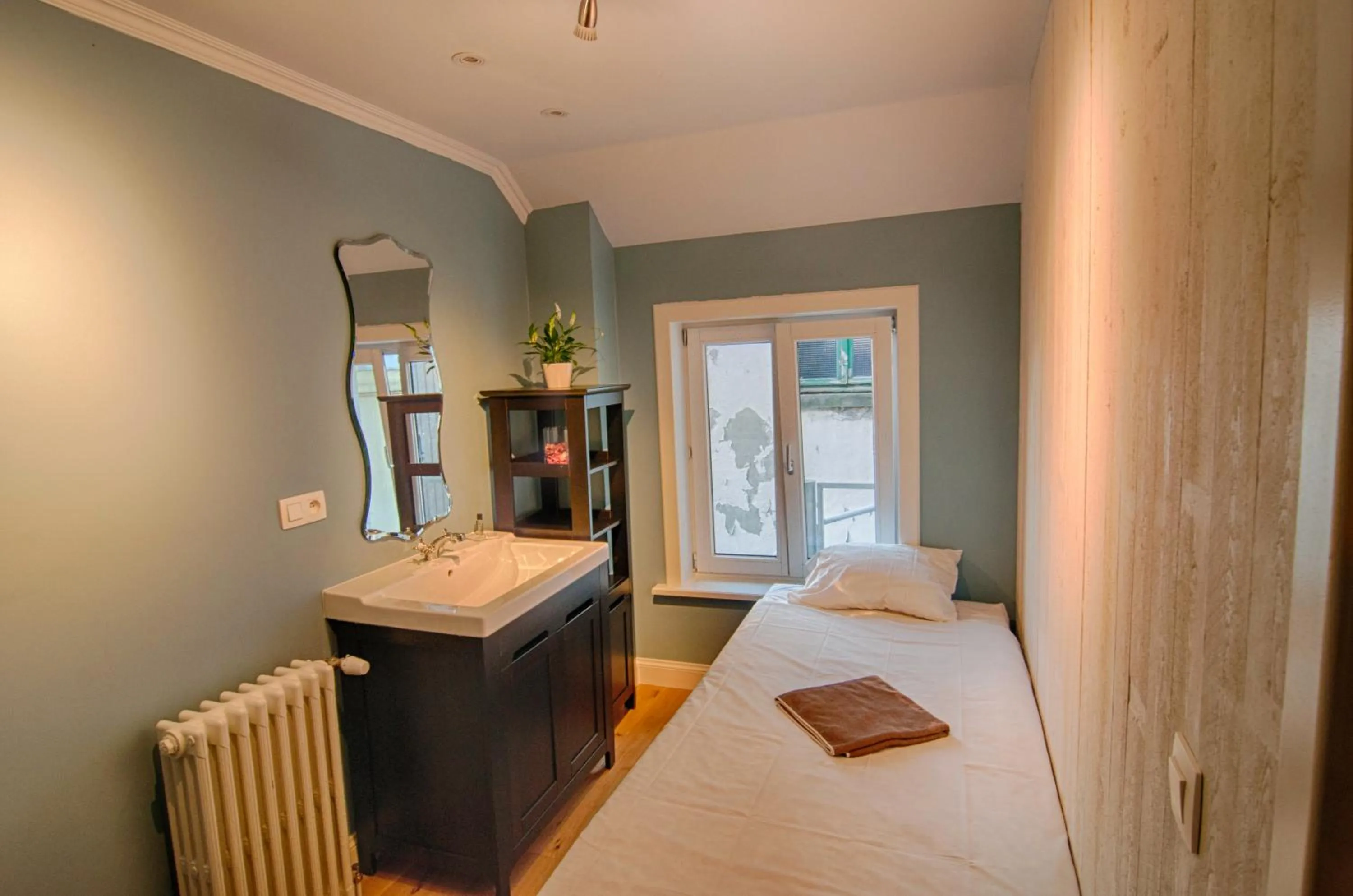 Bedroom, Bed in Hostel Lybeer Bruges