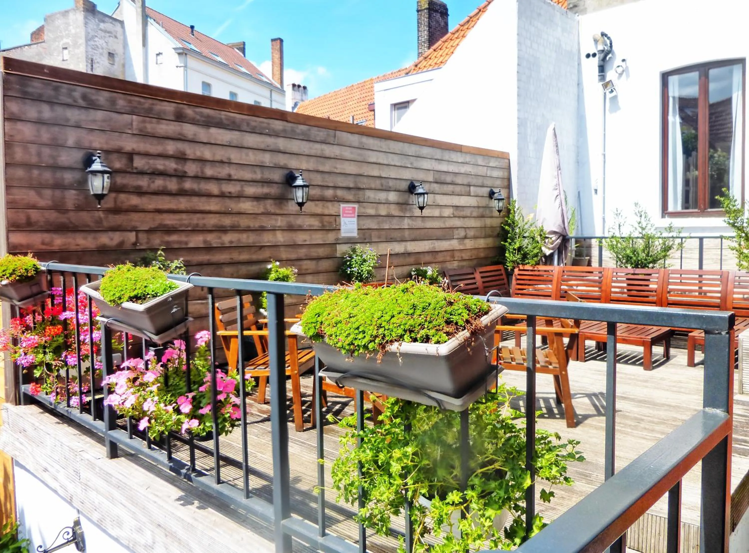 Patio in Hostel Lybeer Bruges