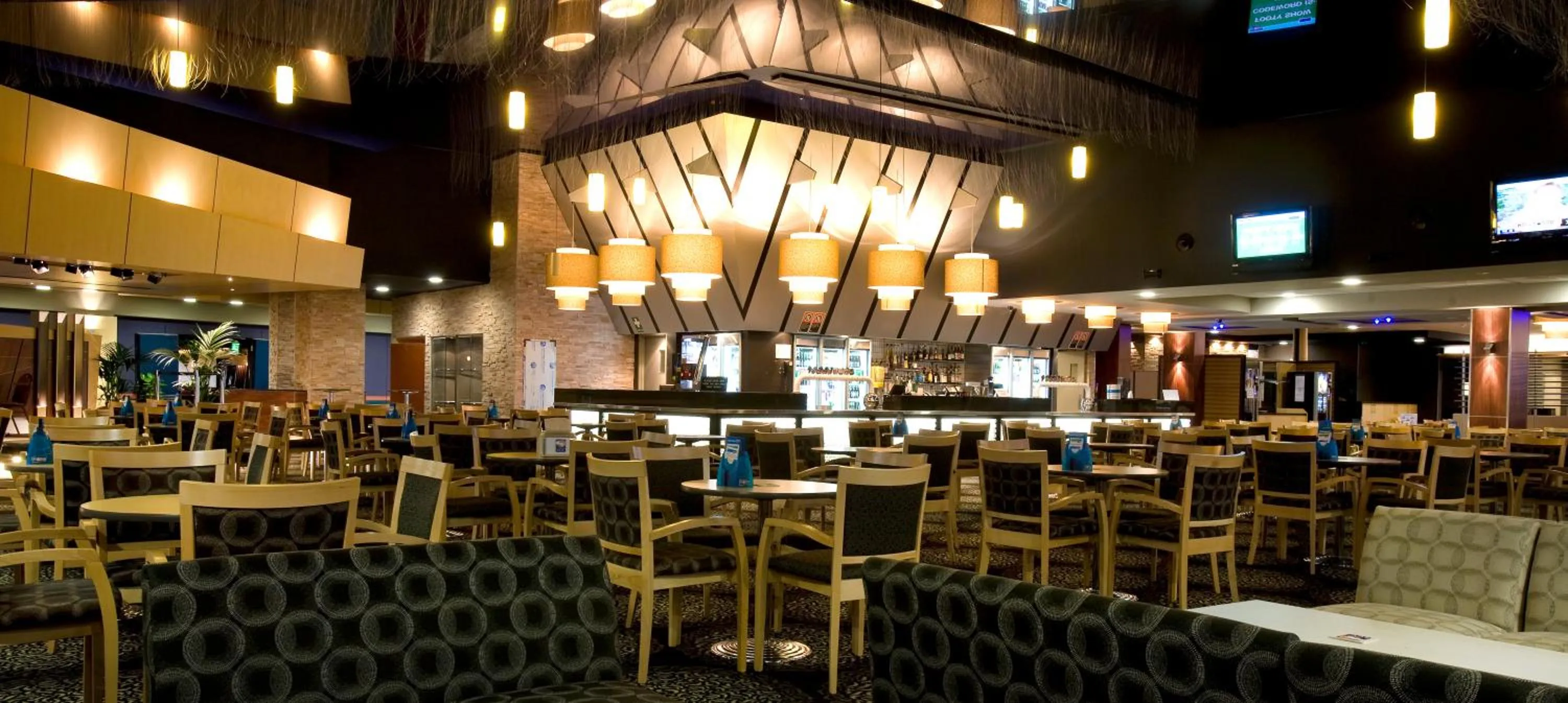 Lounge or bar in Mercure Sydney Liverpool