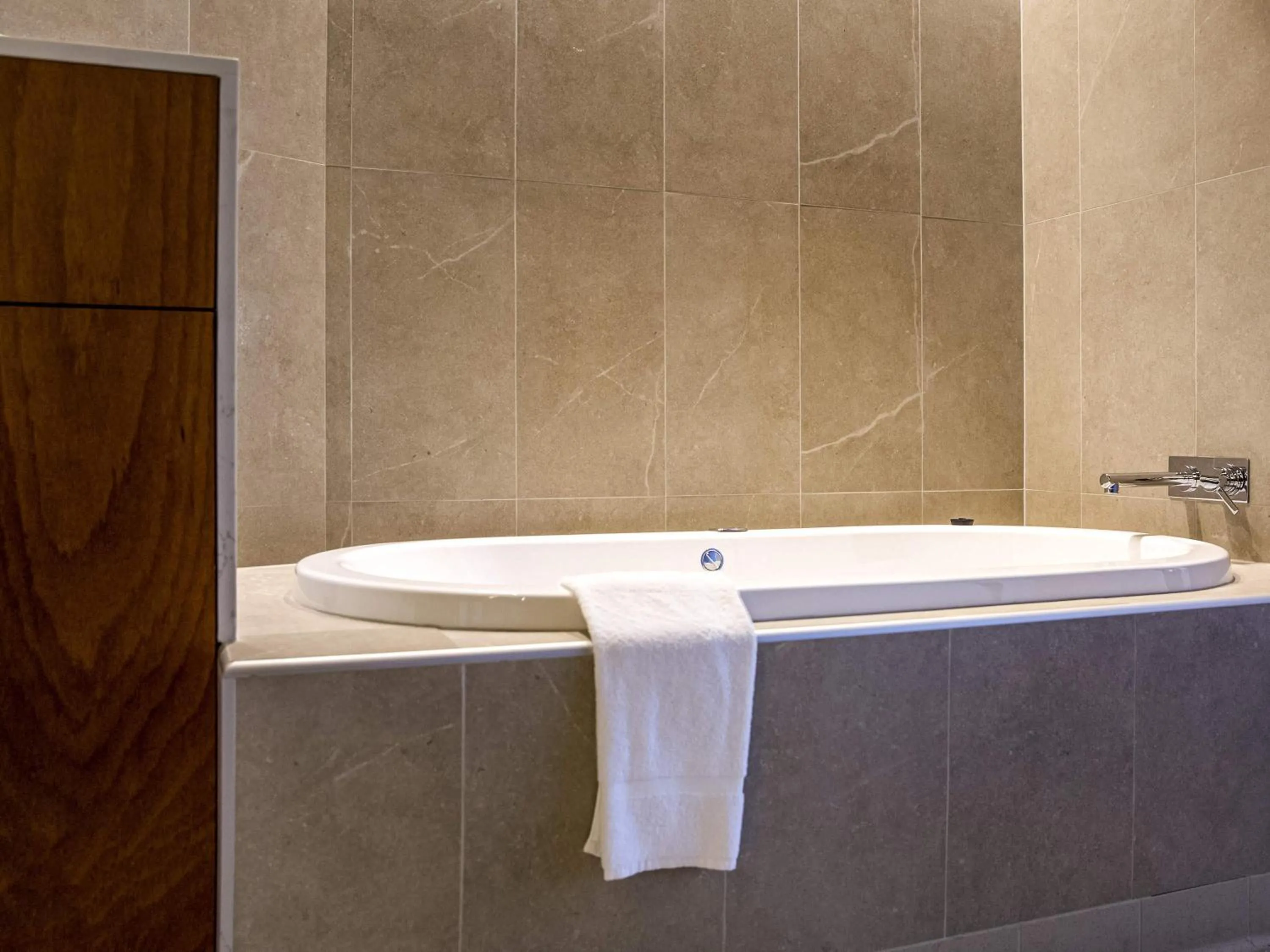 Bedroom in Mercure Sydney Liverpool