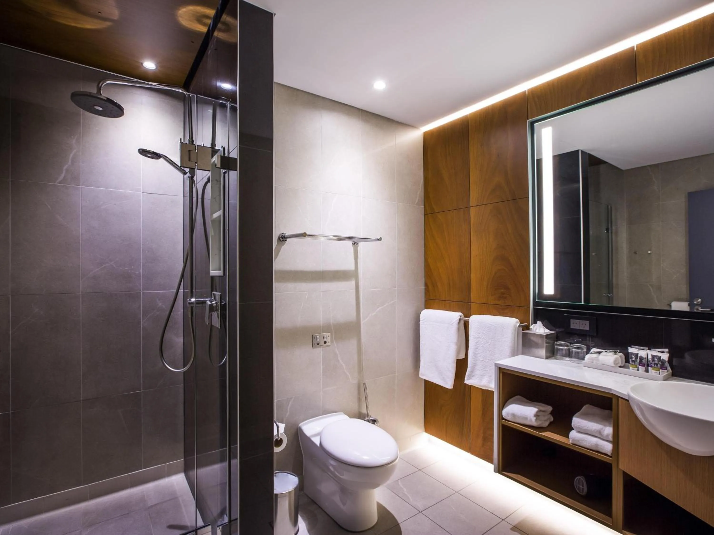 Bedroom in Mercure Sydney Liverpool