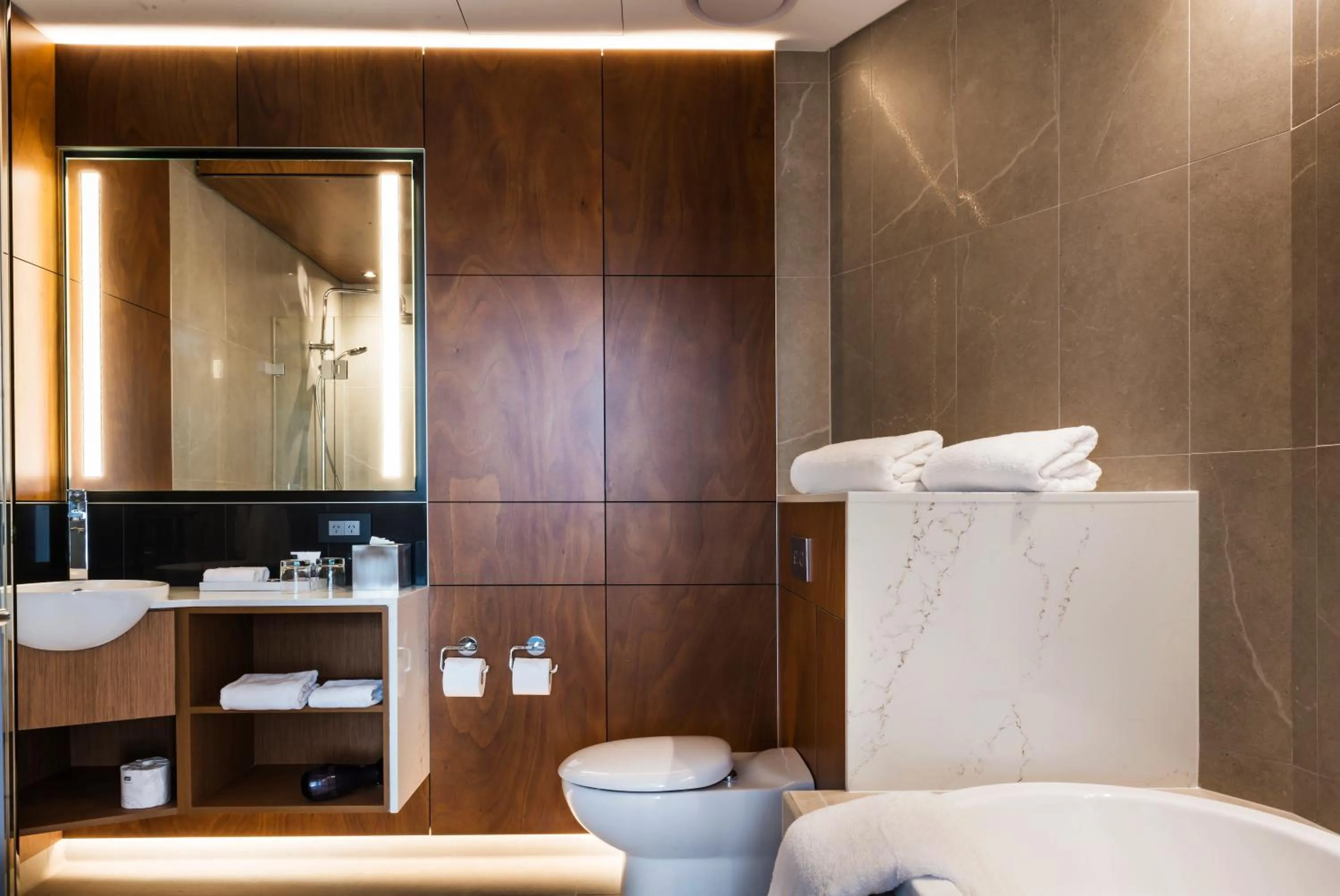 Toilet in Mercure Sydney Liverpool