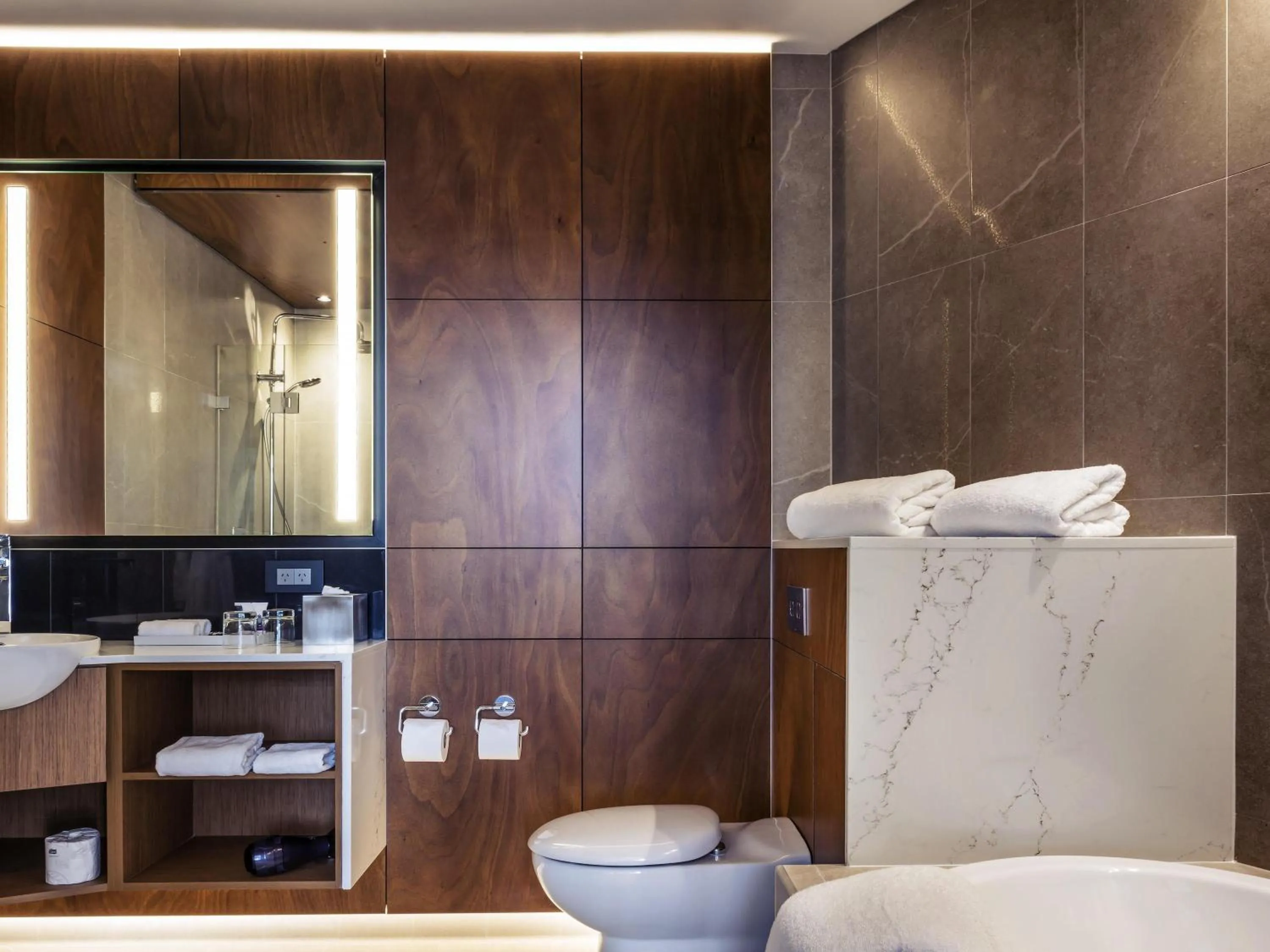 Bedroom in Mercure Sydney Liverpool