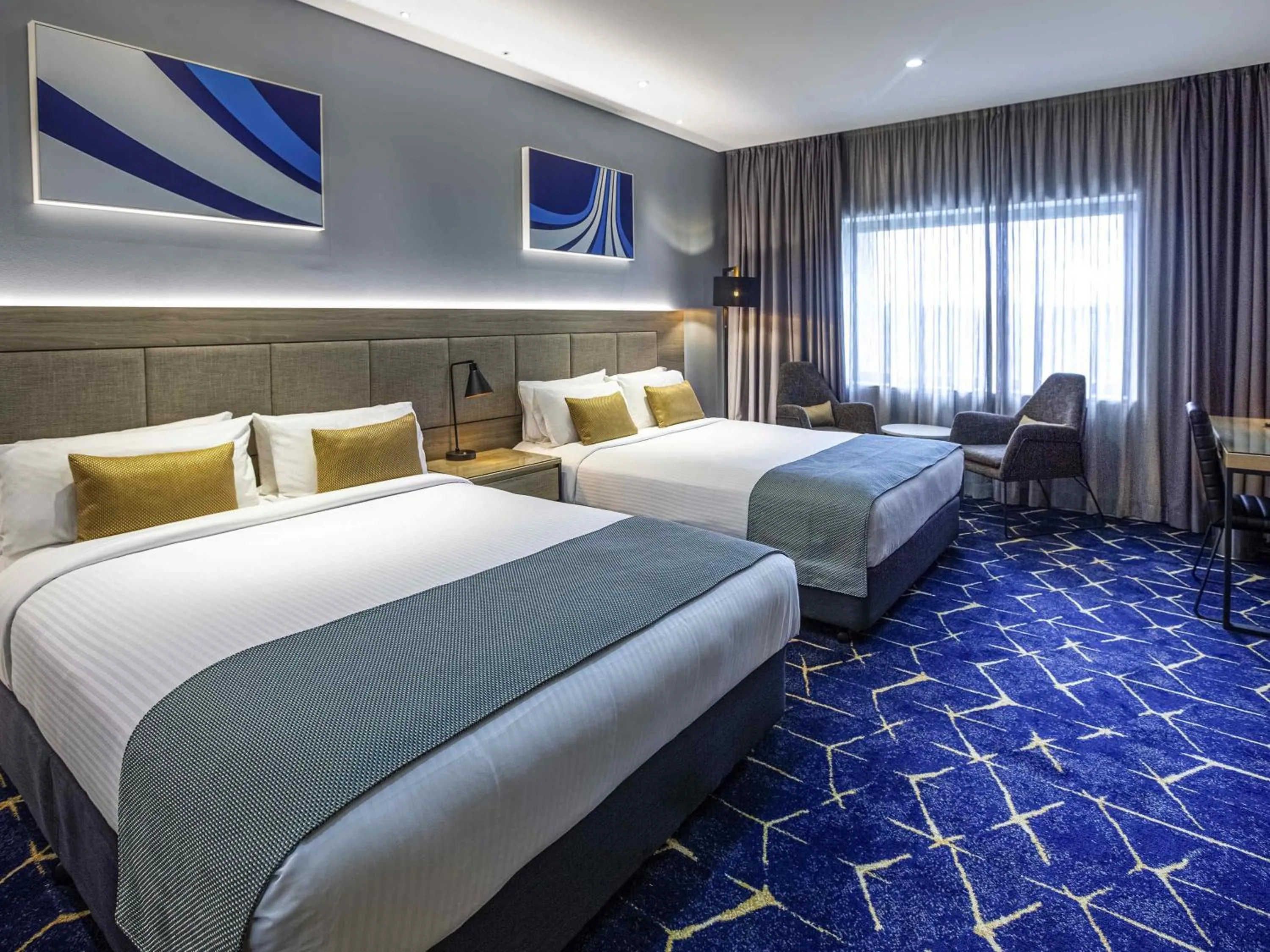 Bedroom, Bed in Mercure Sydney Liverpool
