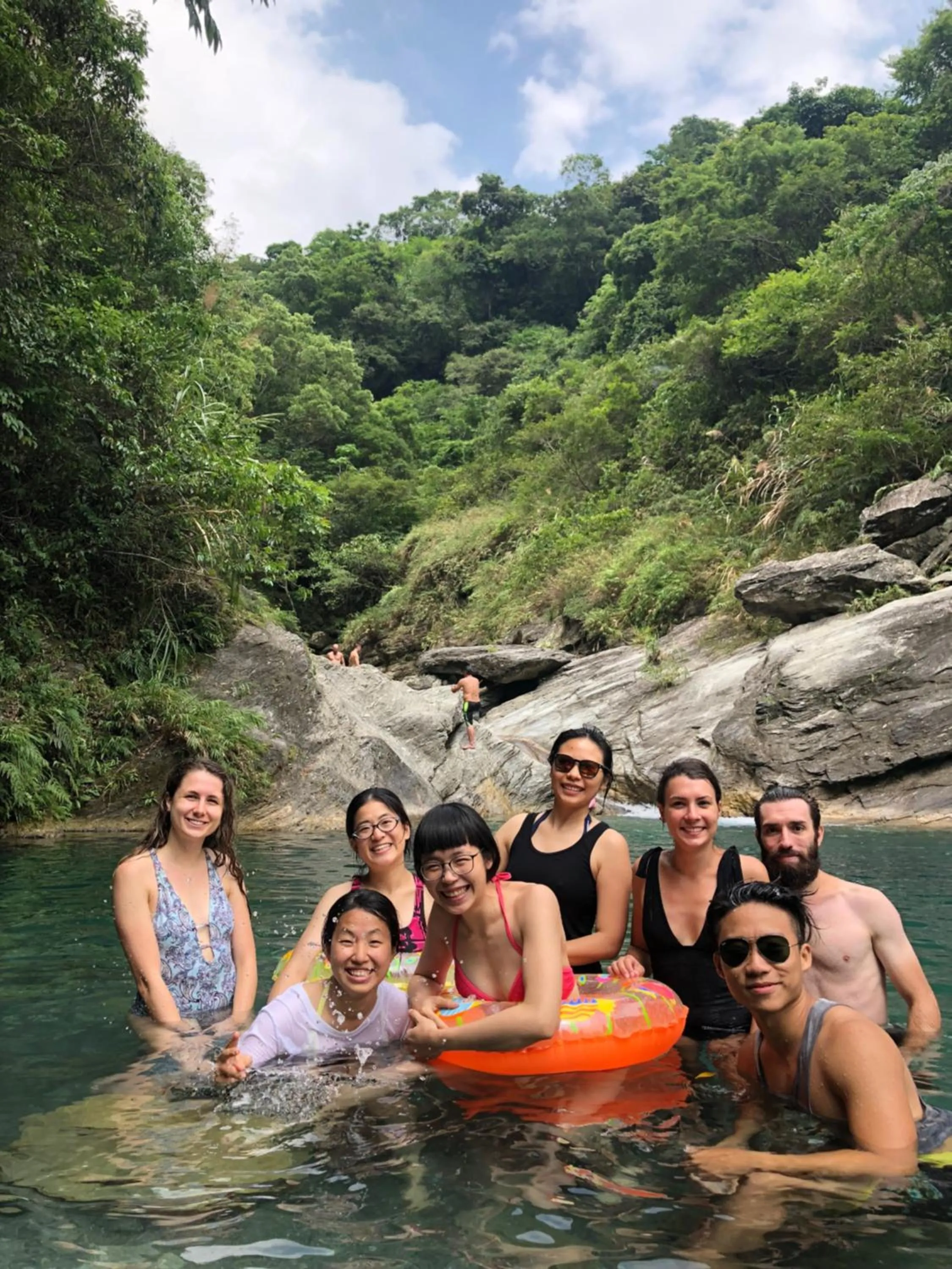 Location in World Inn 窩二樓小客棧民宿