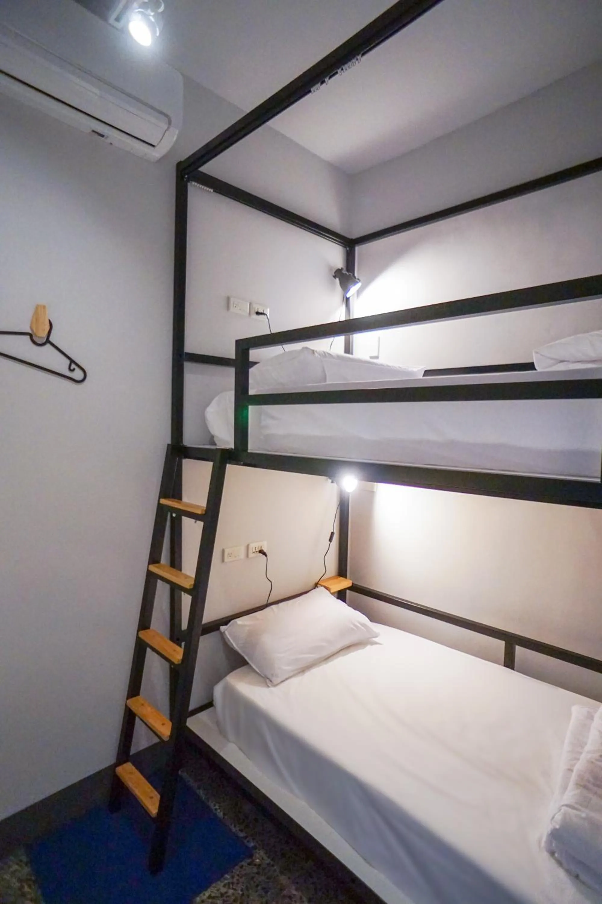 bunk bed, Bed in World Inn 窩二樓小客棧民宿
