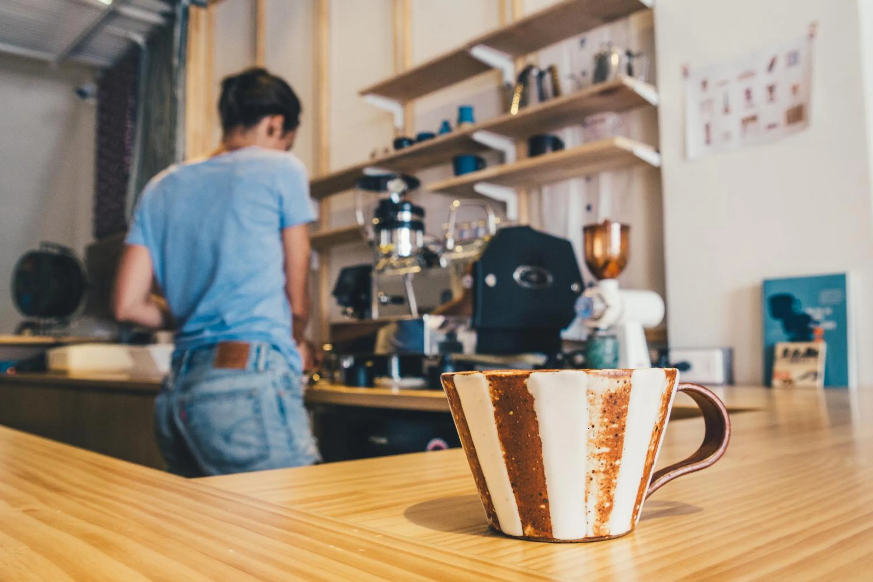 Lounge or bar in World Inn 窩二樓小客棧民宿