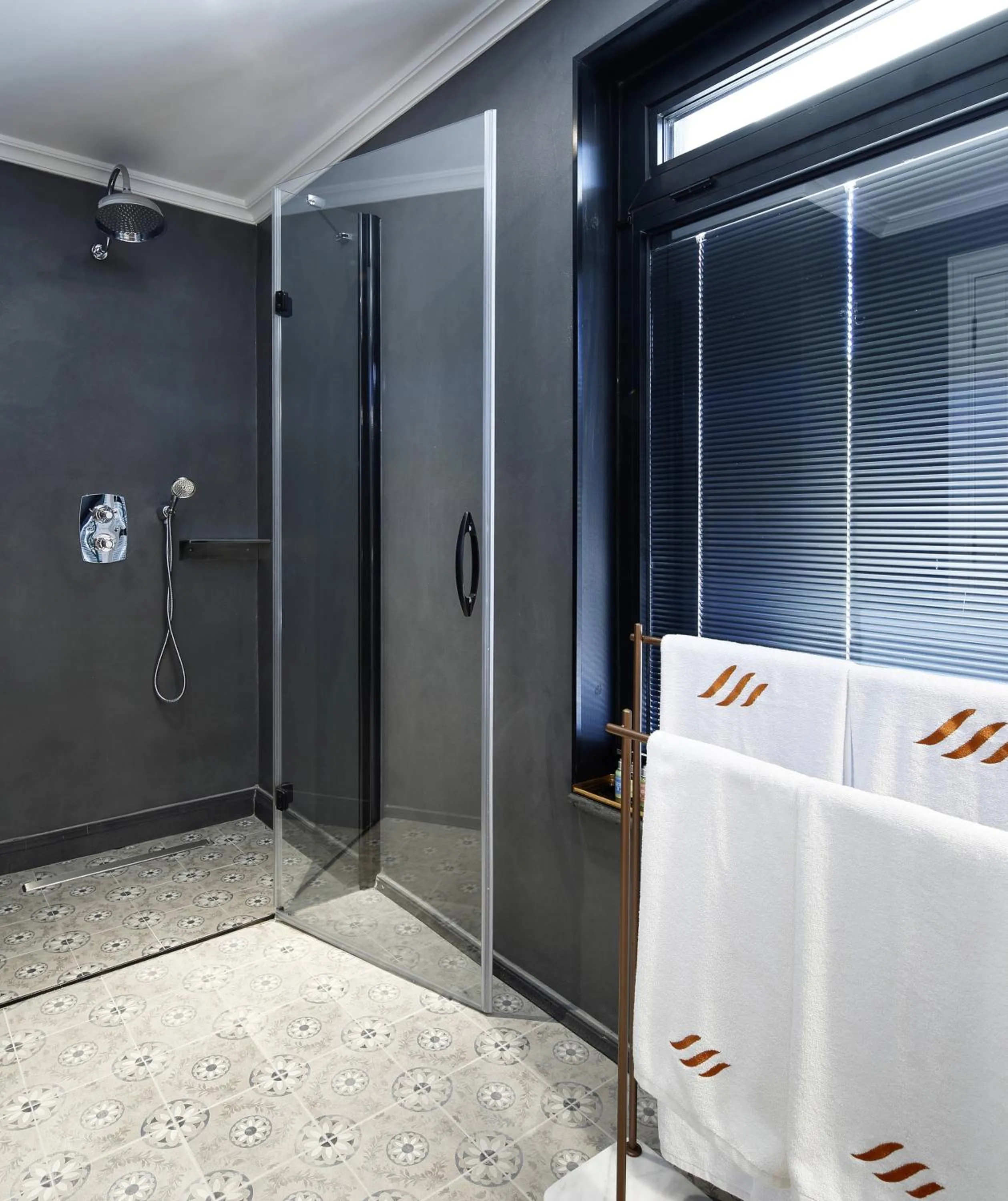 Shower in Alacatı Port Ladera Hotel - Adult Only
