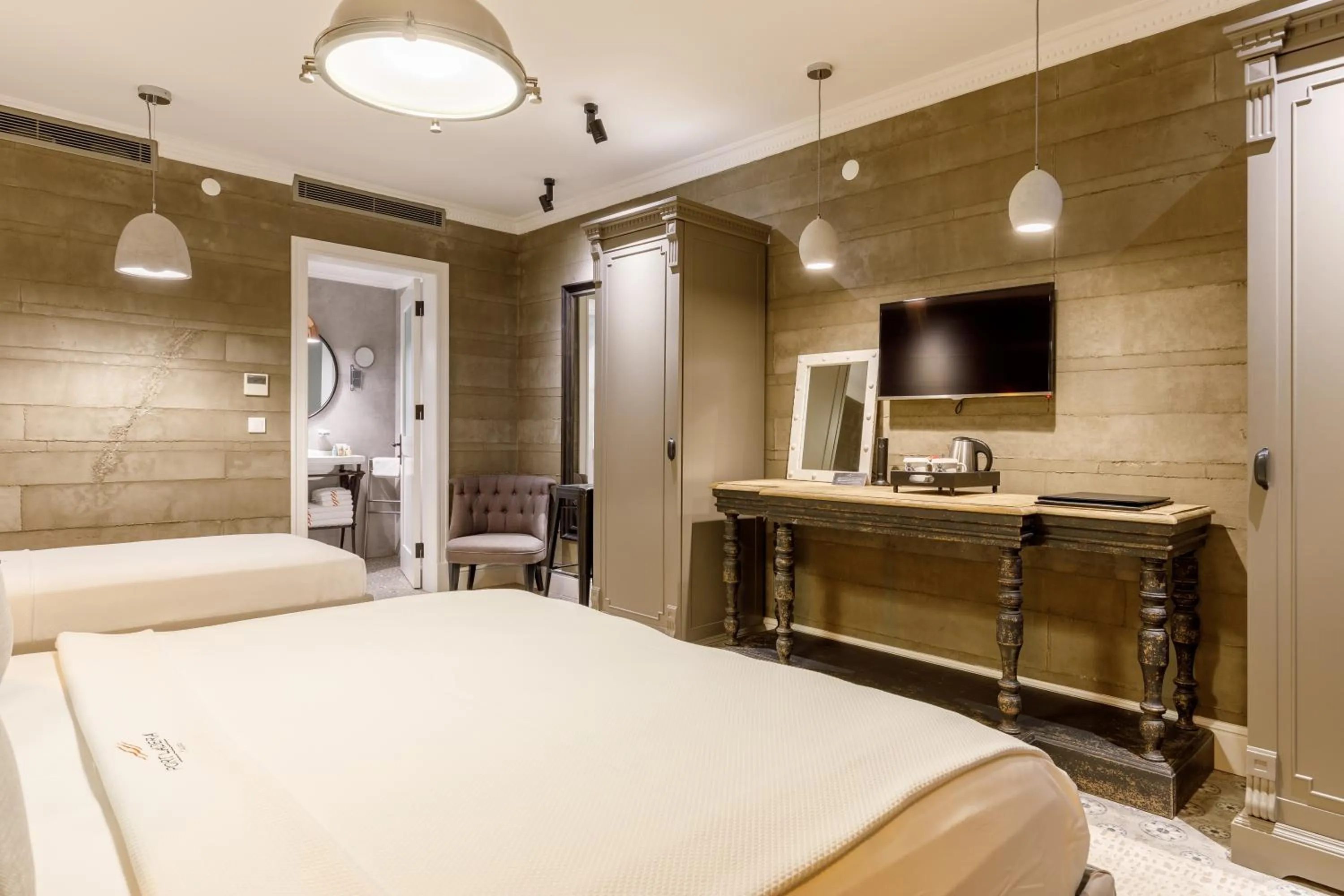 Bed in Alacatı Port Ladera Hotel - Adult Only