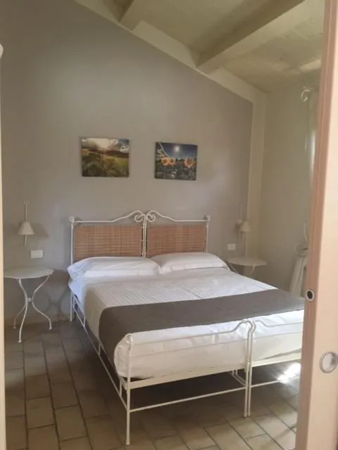 Bed in Villa Gens Camuria