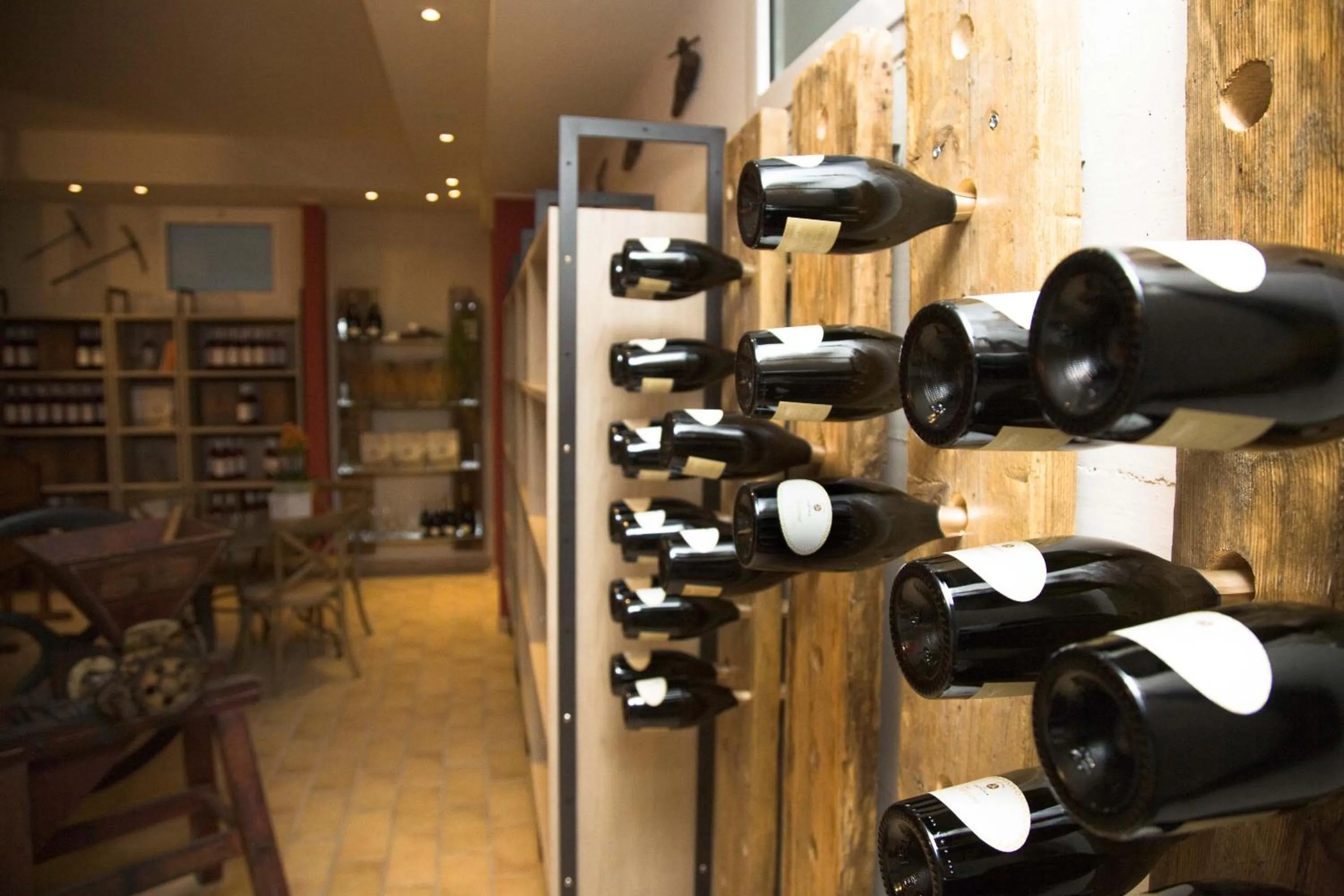 Drinks in Villa Gens Camuria