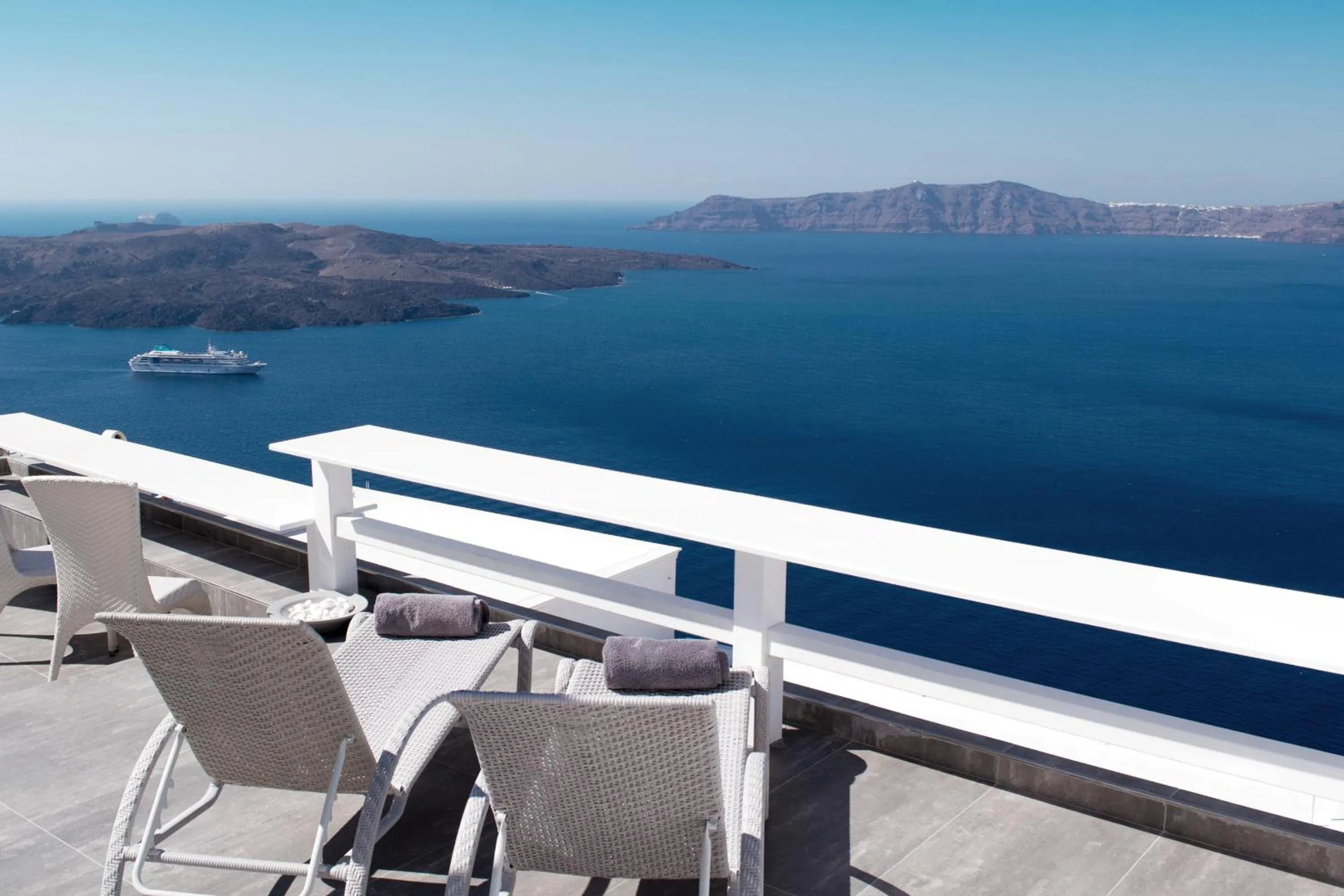 Balcony/Terrace in Hotel Thireas