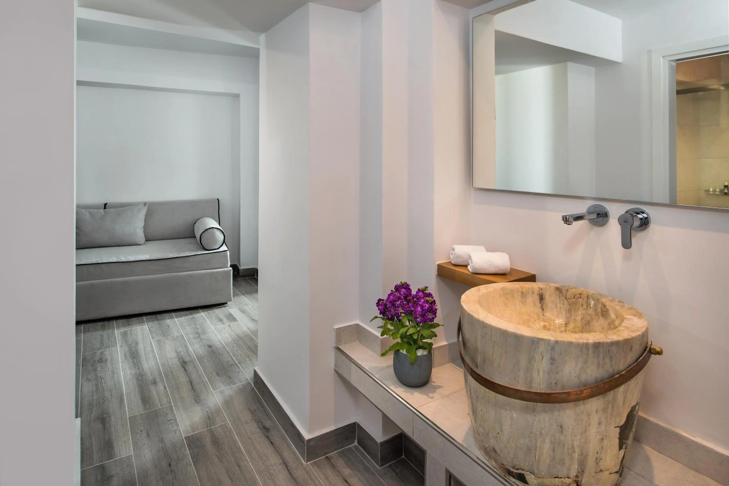 Bathroom in Hotel Thireas