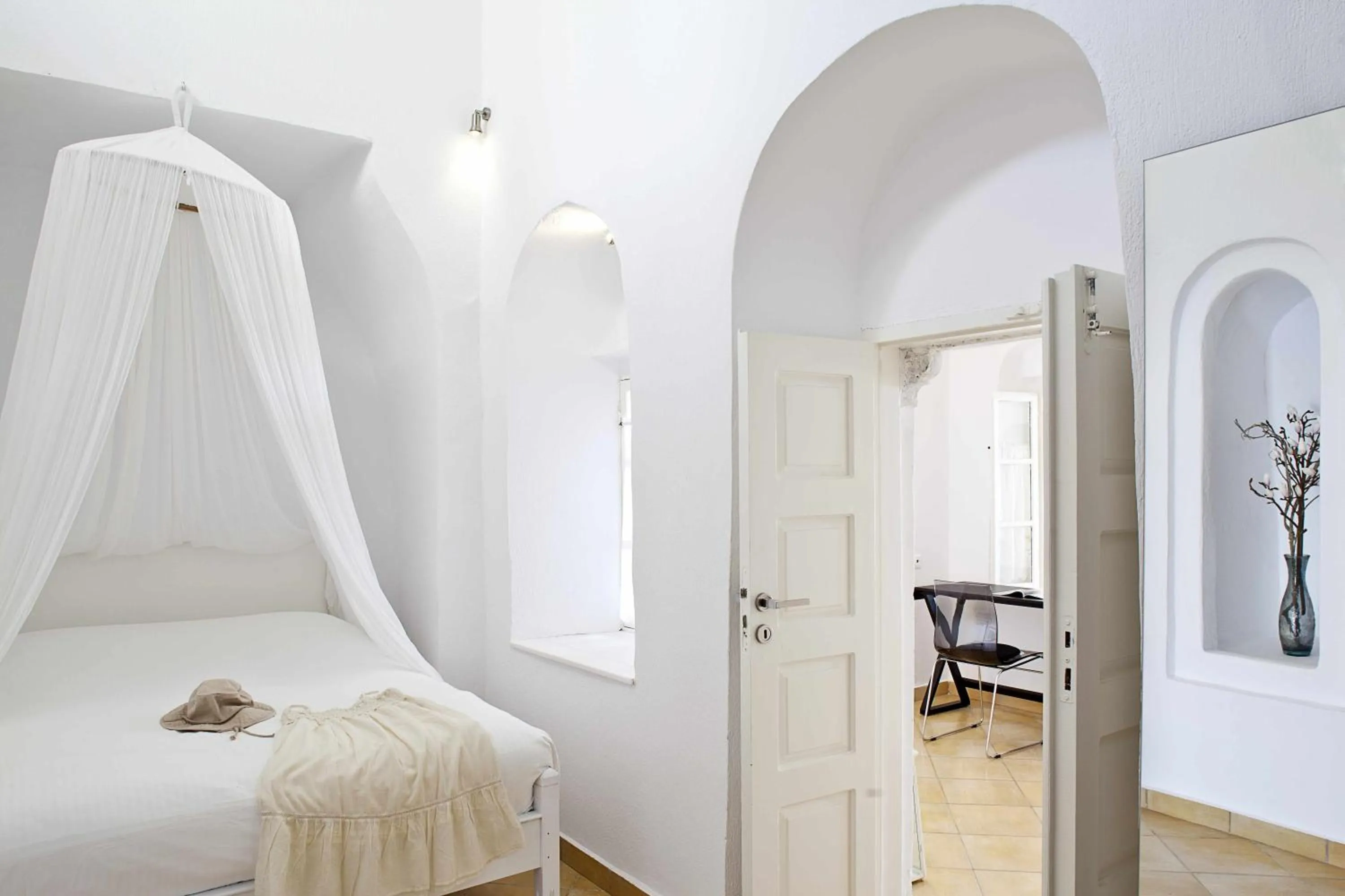 Photo of the whole room, Bed in Hotel Thireas