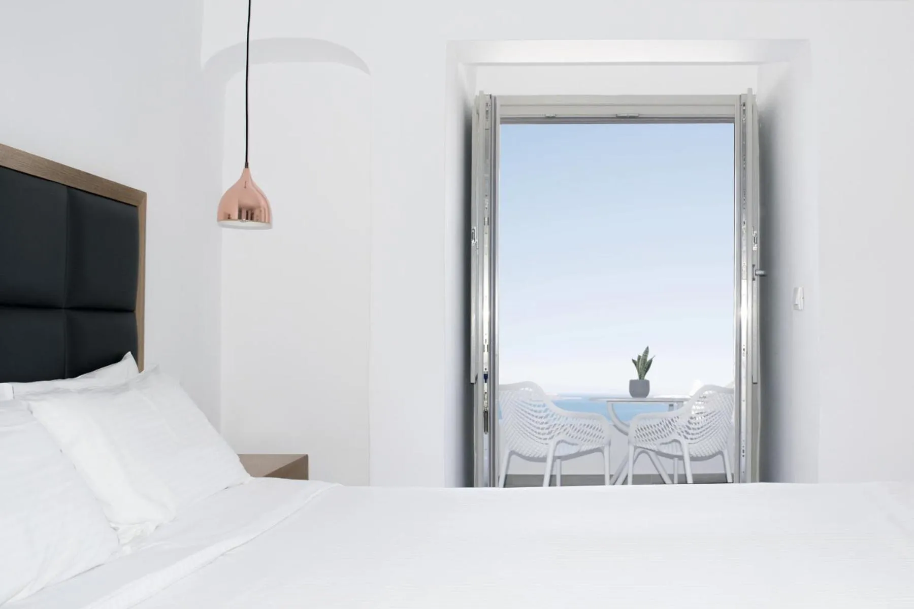 Bedroom, Bed in Hotel Thireas