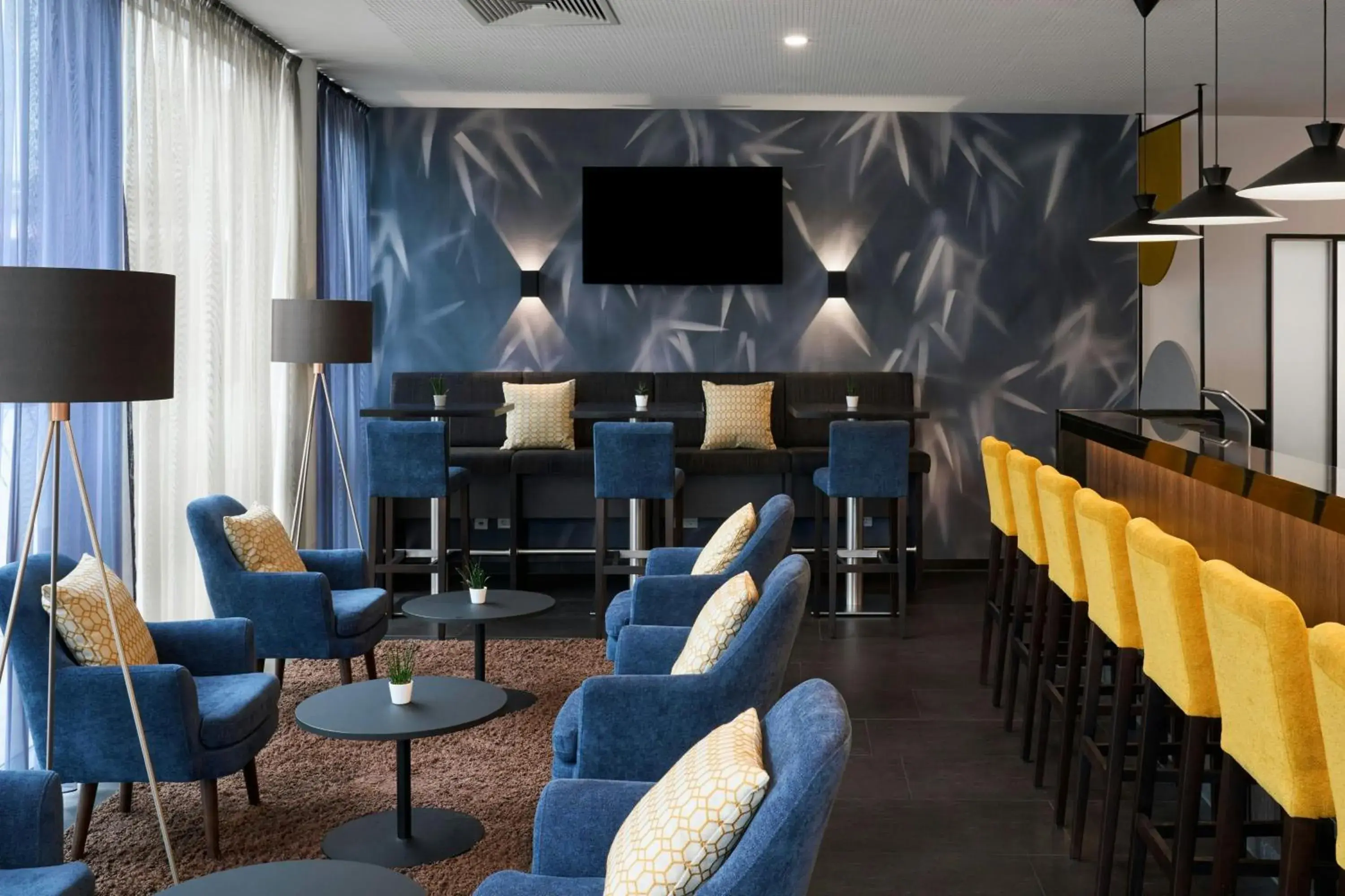 Lounge or bar in Four Points Flex by Sheraton Essen Lounge or bar in Four Points Flex by Sheraton Essen