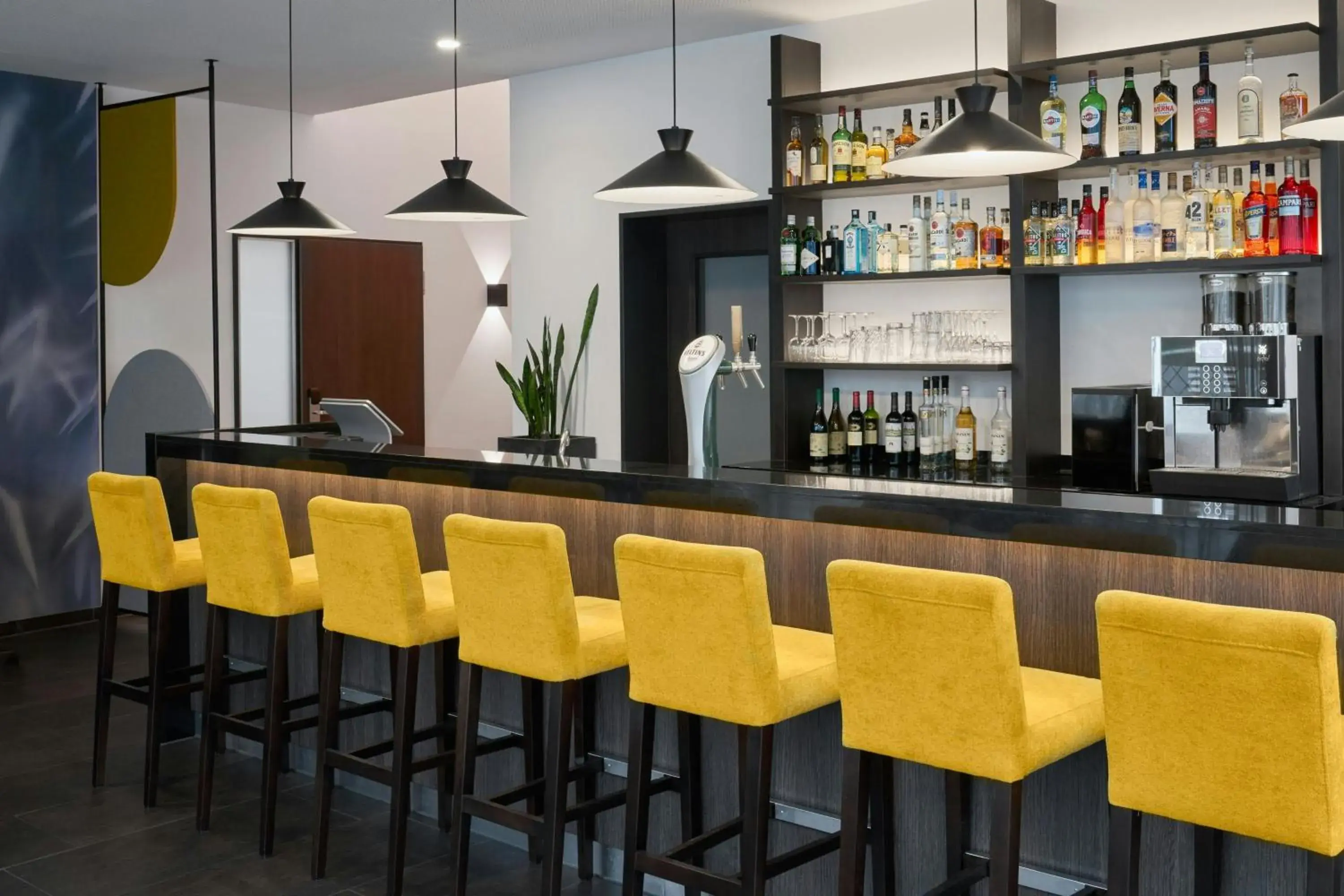 Lounge or bar in Four Points Flex by Sheraton Essen Lounge or bar in Four Points Flex by Sheraton Essen