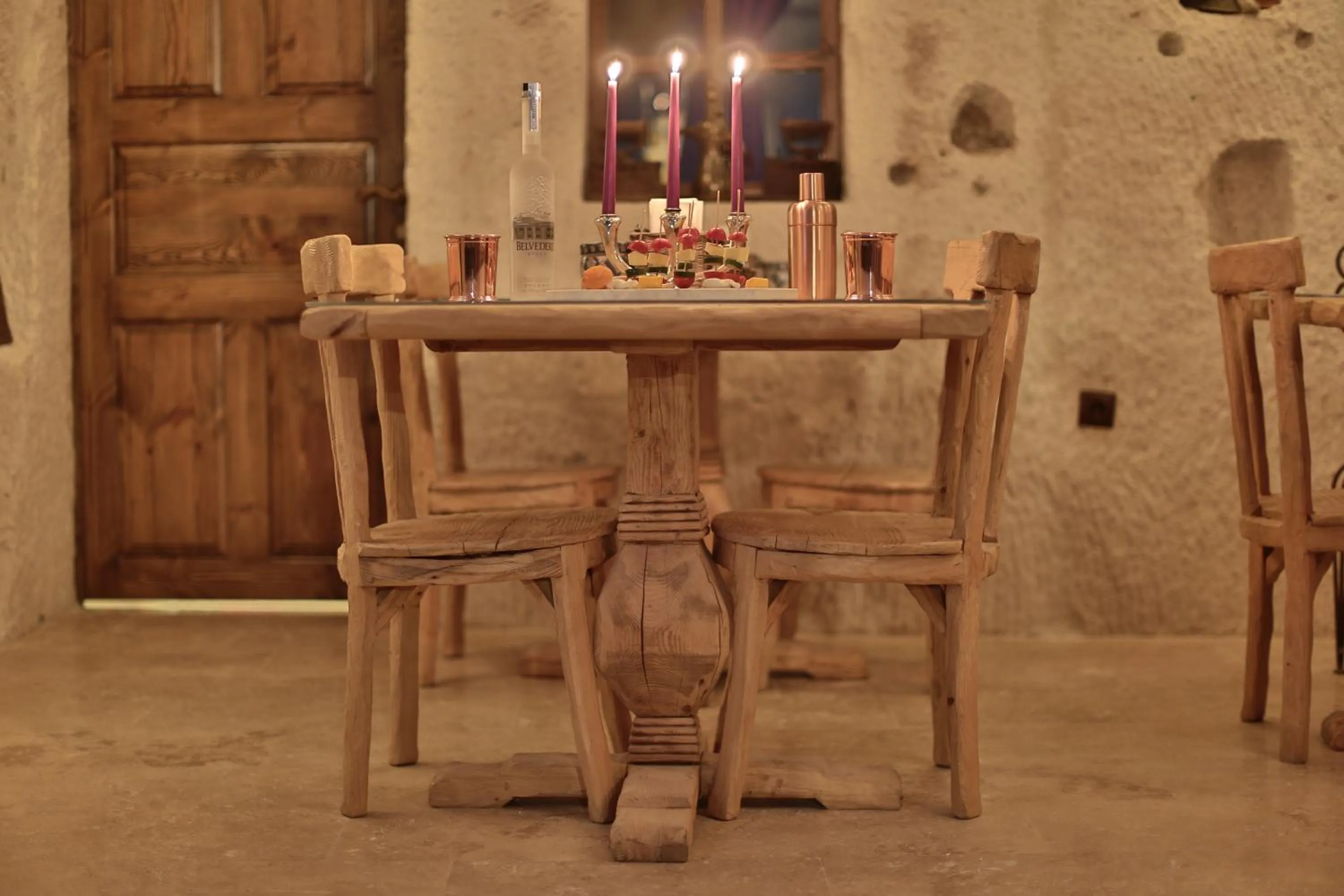 Restaurant/places to eat in The Owl Cave Hotel