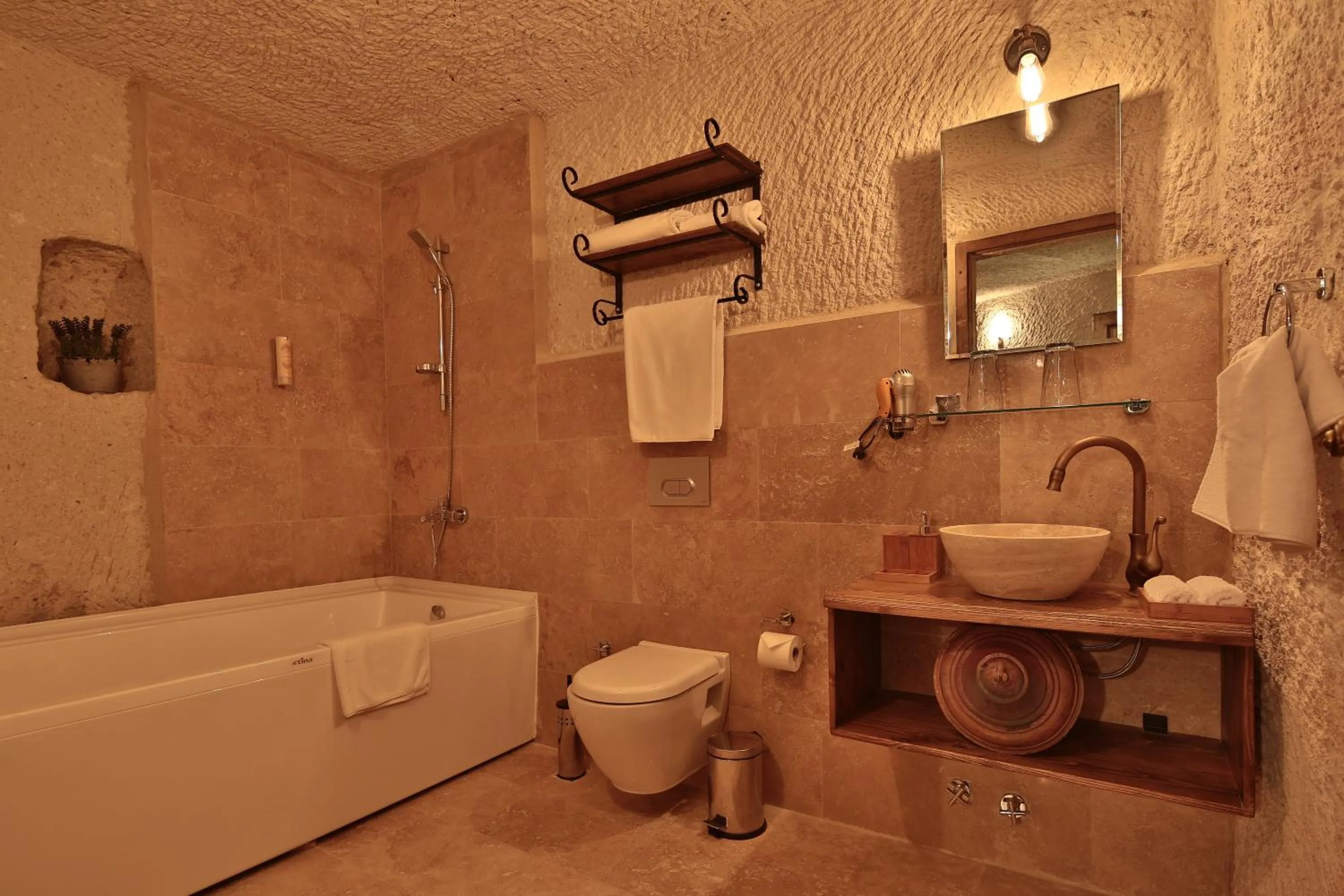 Bathroom in The Owl Cave Hotel