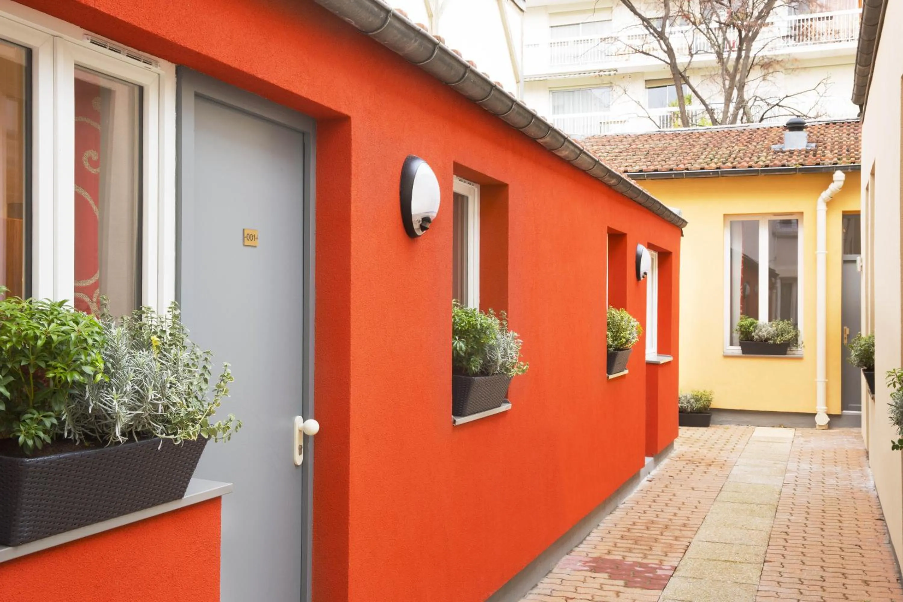 Facade/entrance in Family Residence