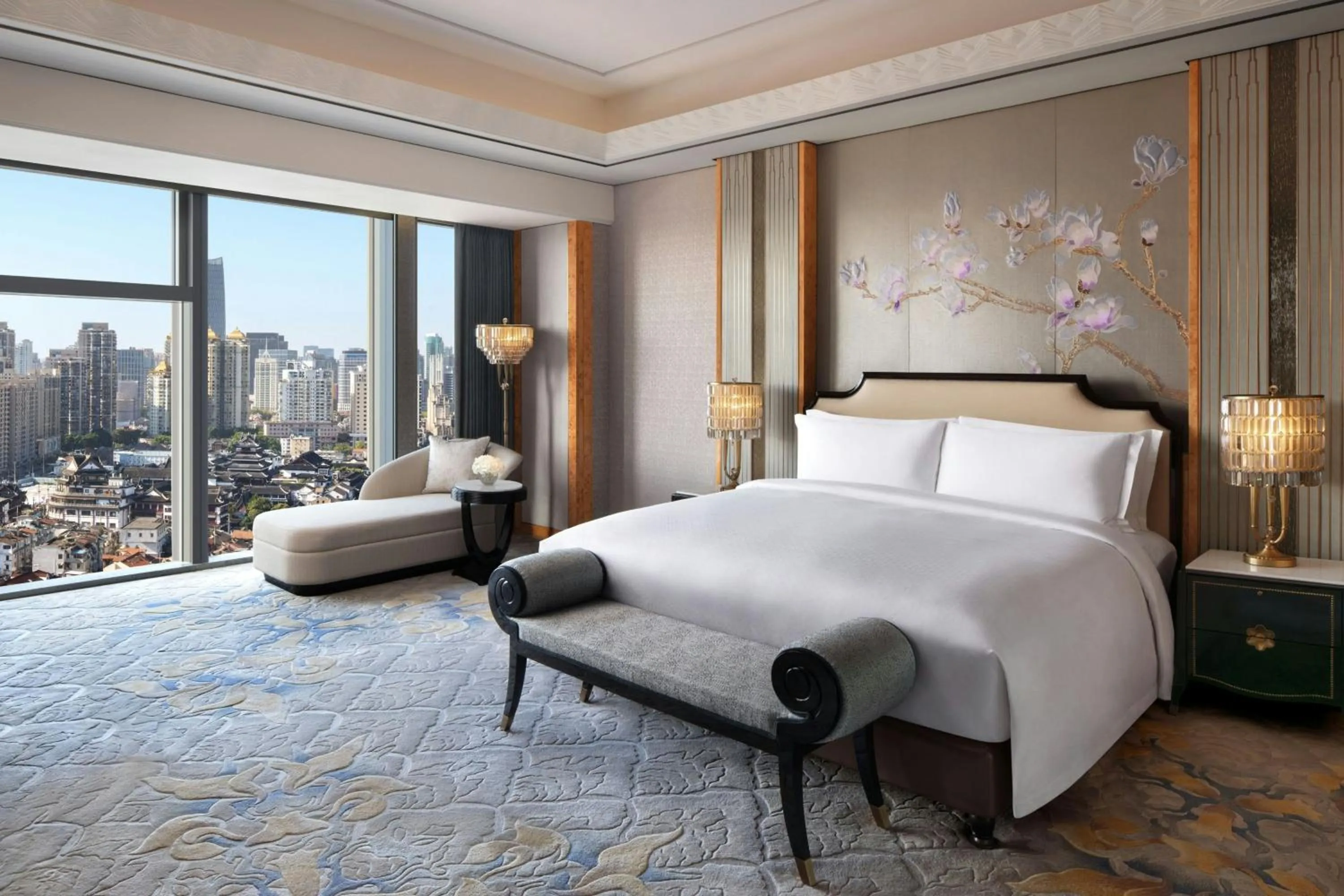 Photo of the whole room, Bed in The St. Regis on the Bund, Shanghai