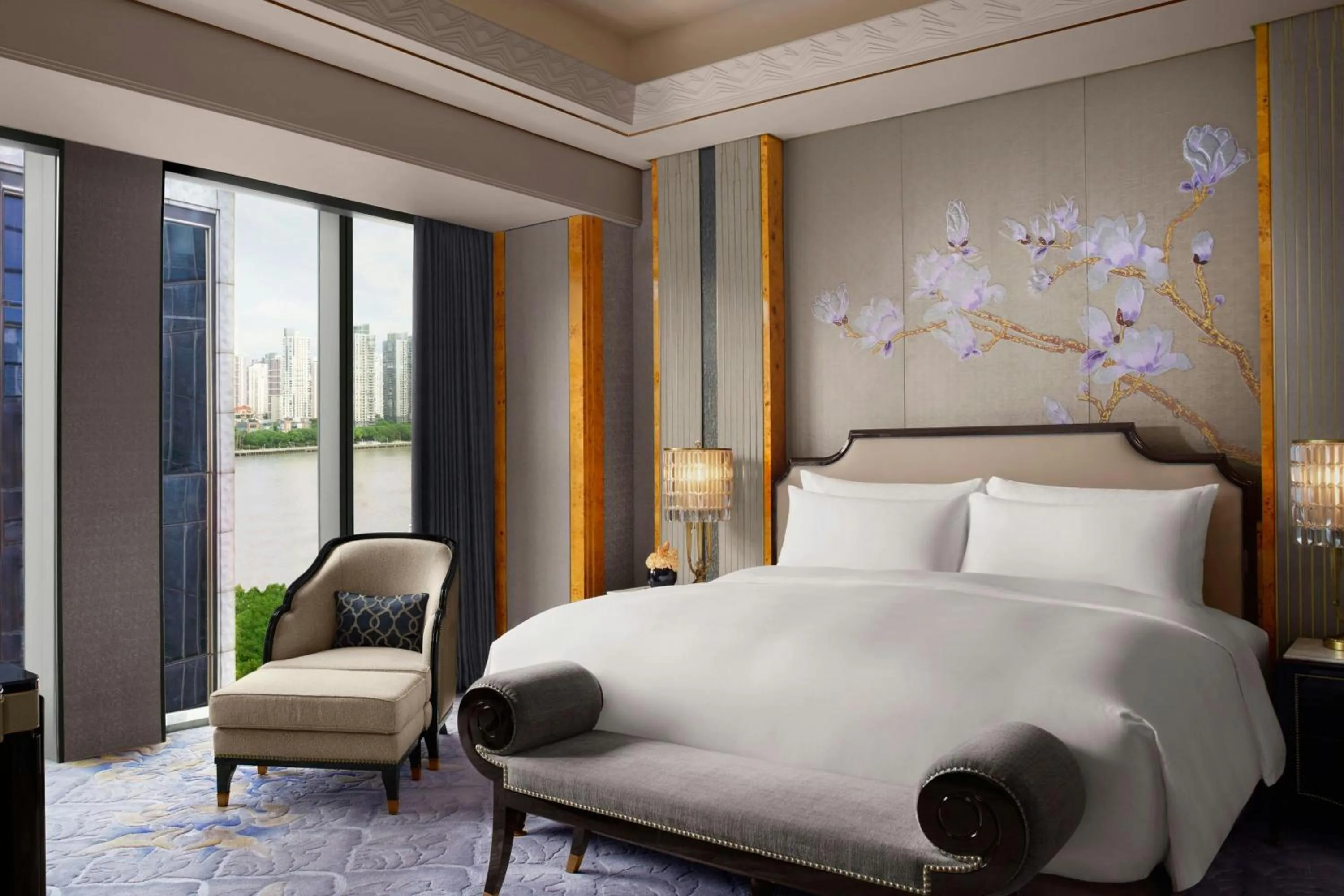 Photo of the whole room, Bed in The St. Regis on the Bund, Shanghai