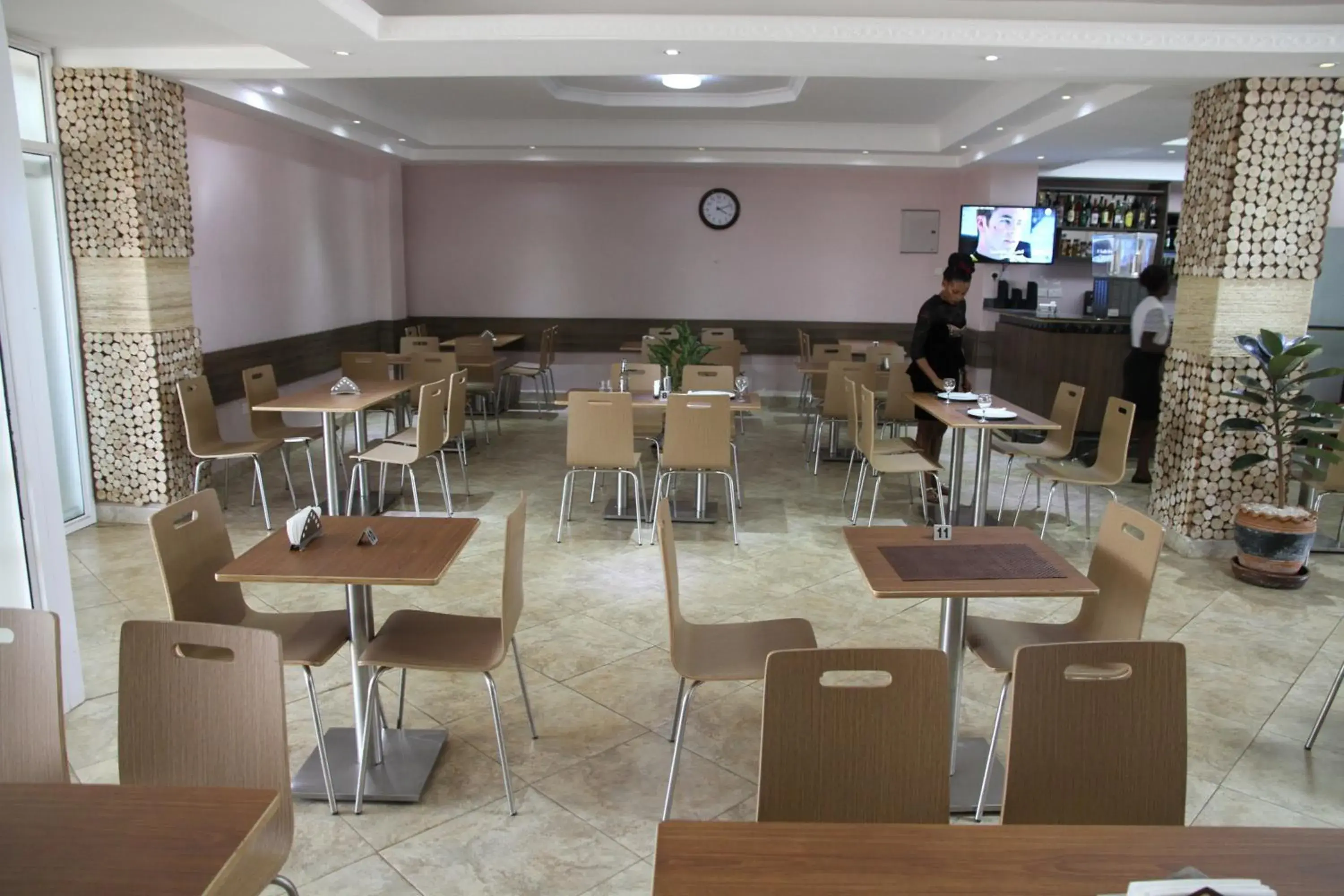 Restaurant/places to eat in Namayiba Park Hotel Kampala Restaurant/places to eat in Namayiba Park Hotel Kampala