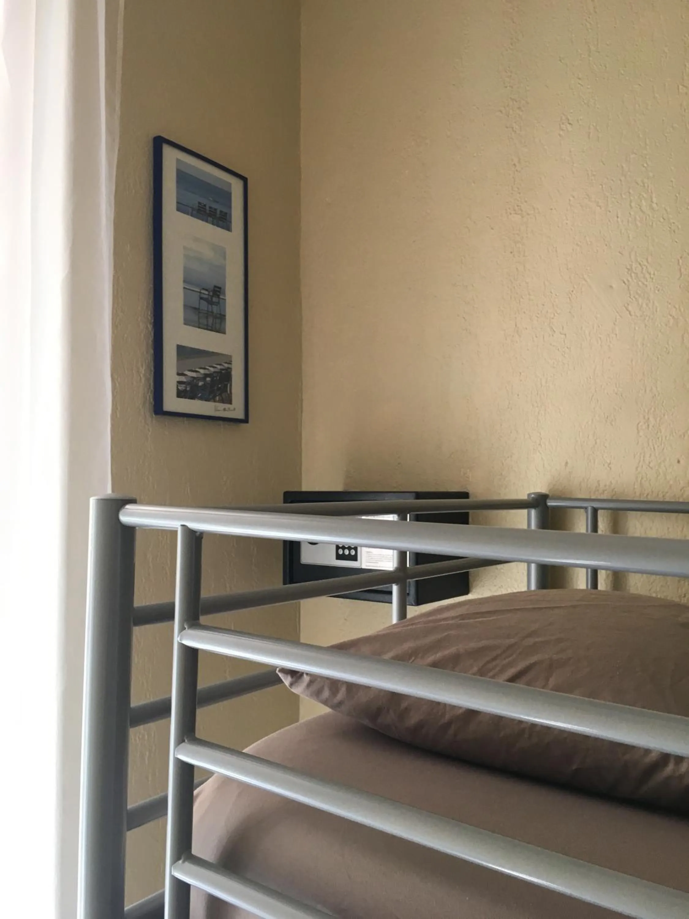 bunk bed in Backpackers Chez Patrick