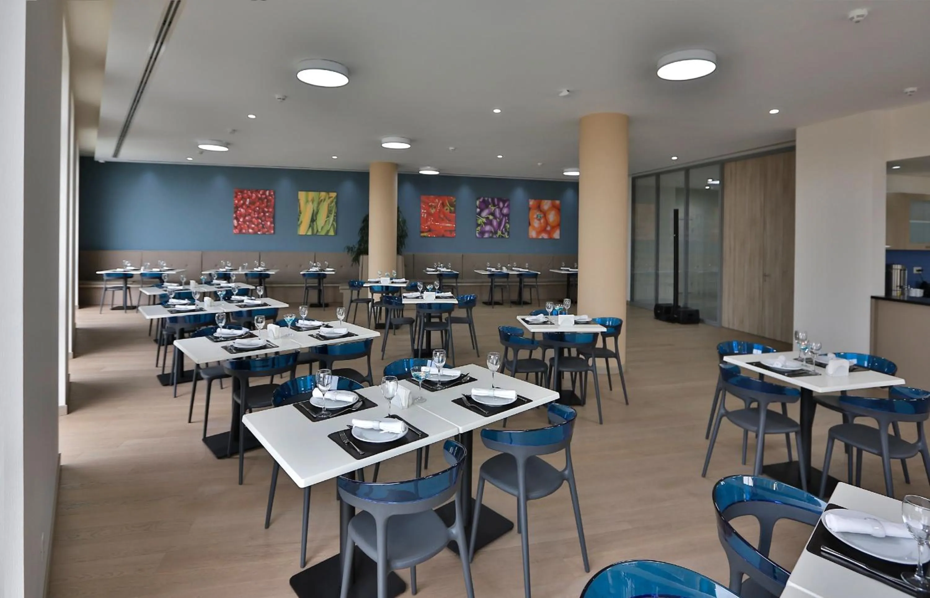 Restaurant/places to eat in HomeBridge Hotel Apartments