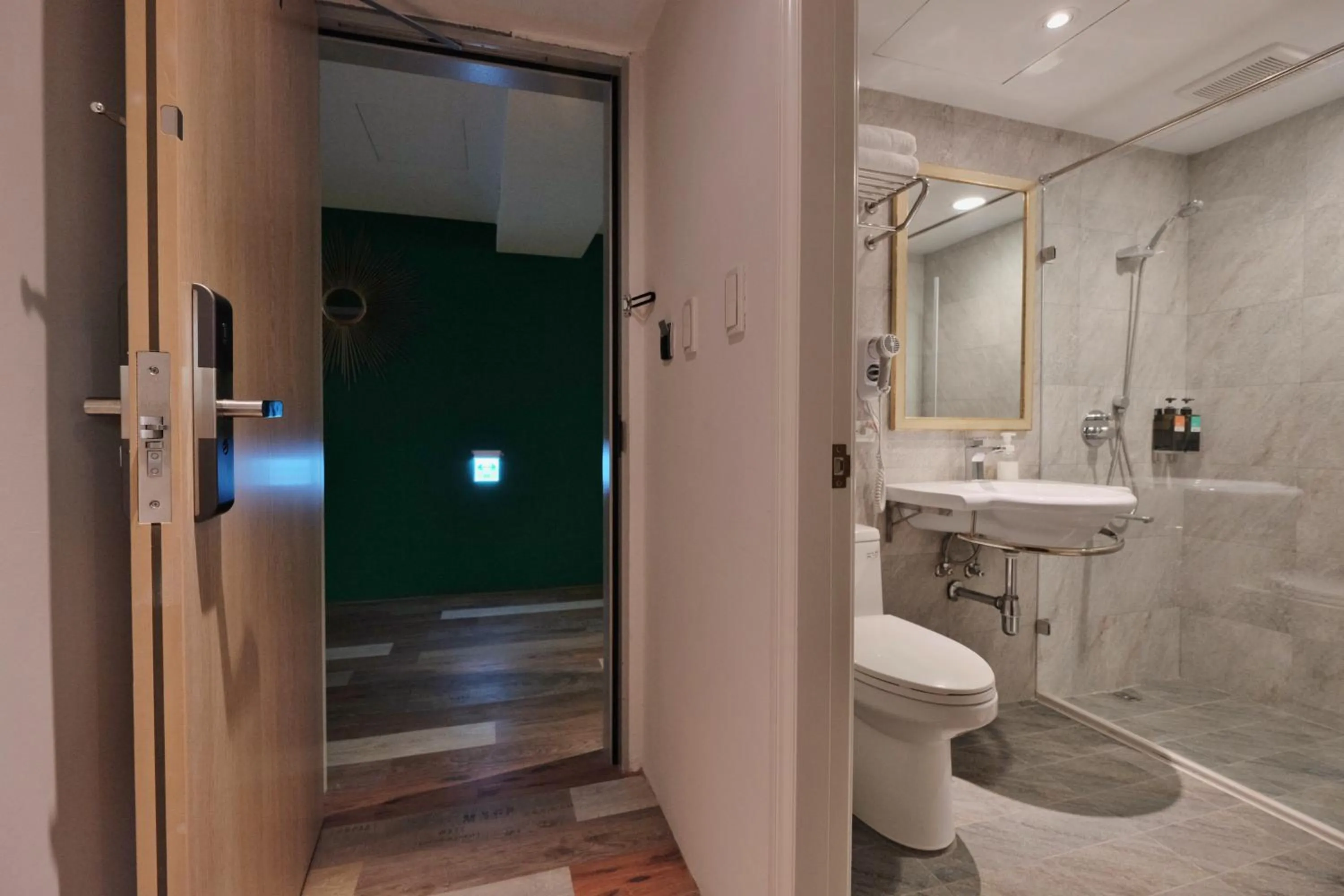 Bathroom in Happy Inn