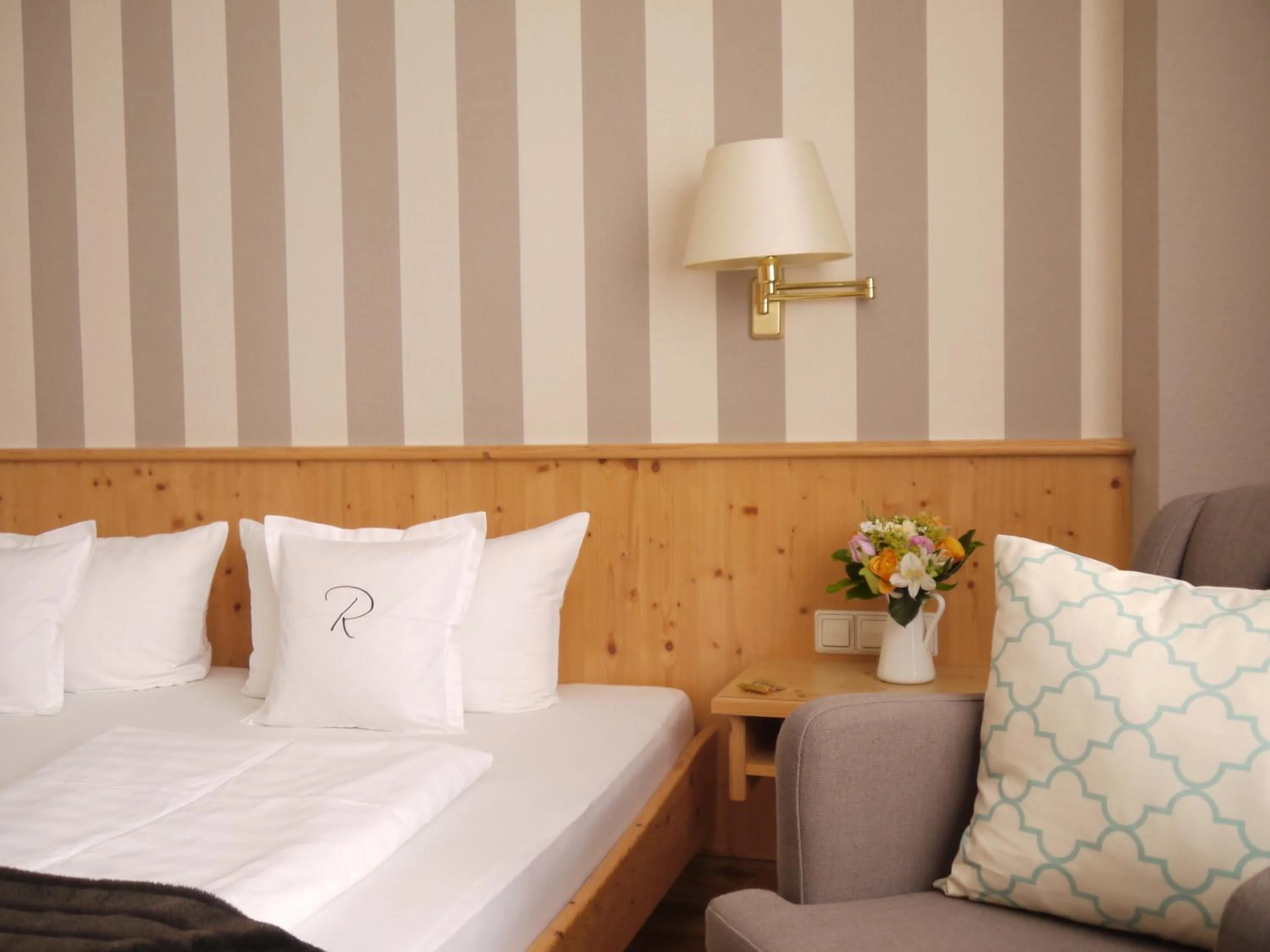 Decorative detail, Bed in Hotel Ratsstuben